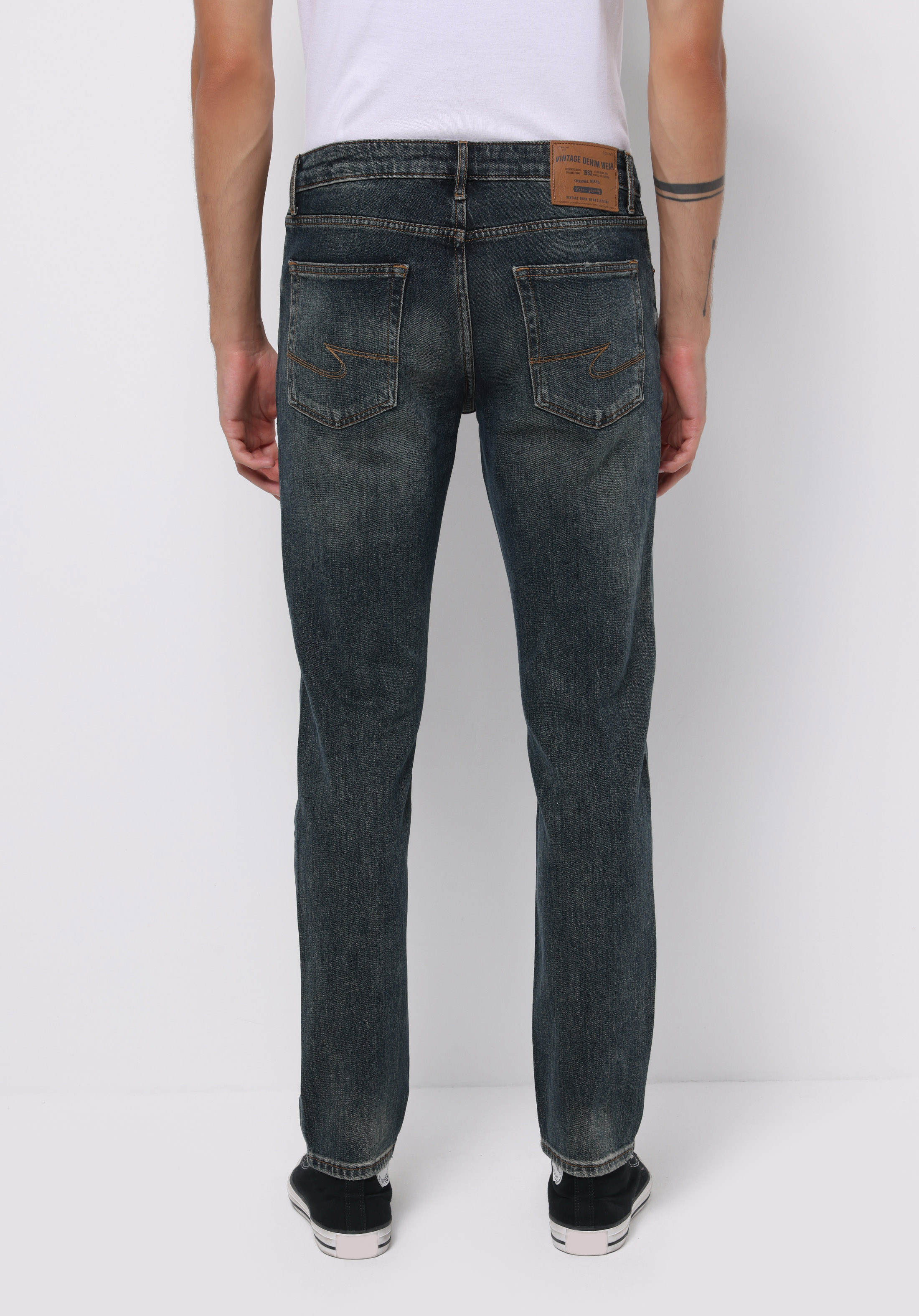 Afișați detalii pentru Pantaloni De Barbati Albastru Straight Fit 044 Karl Cl1077370