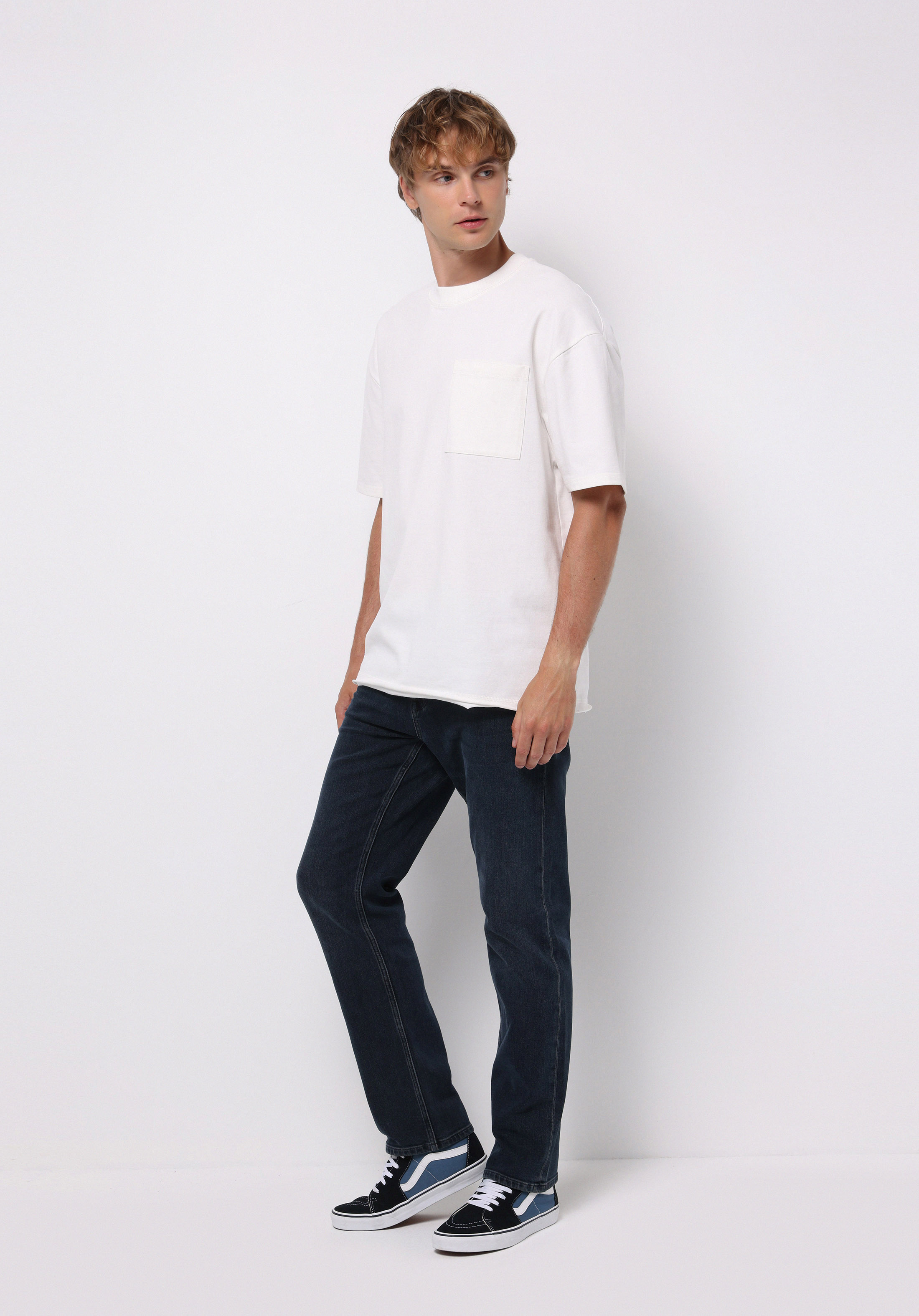 Afișați detalii pentru Pantaloni De Barbati Albastru Inchis Regular Fit 045 David Cl1076903