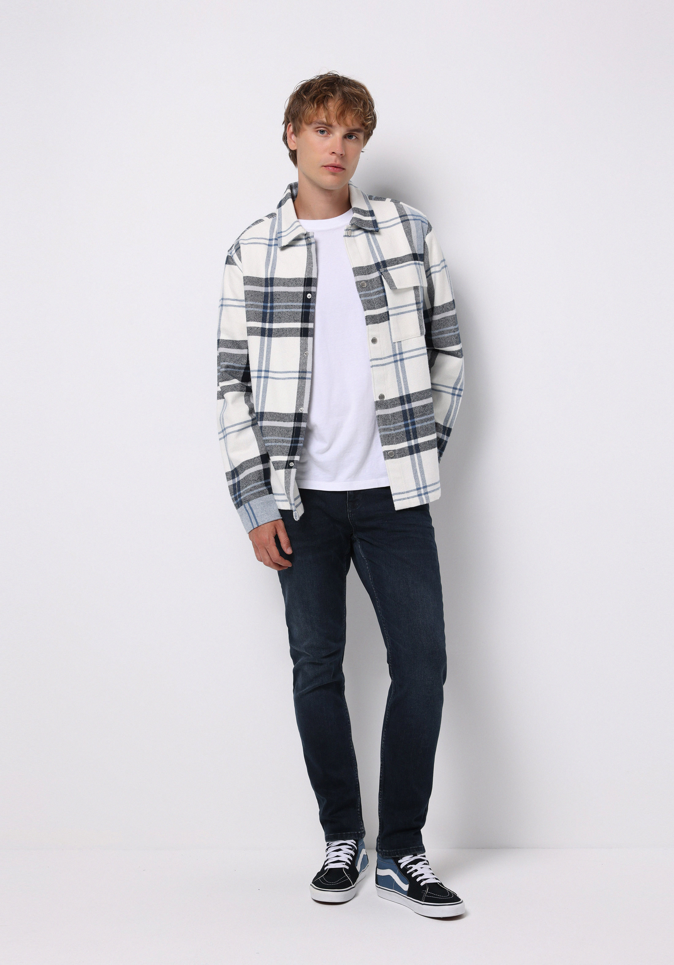 Afișați detalii pentru Pantaloni De Barbati Albastru Straight Fit 044 Karl Cl1076971