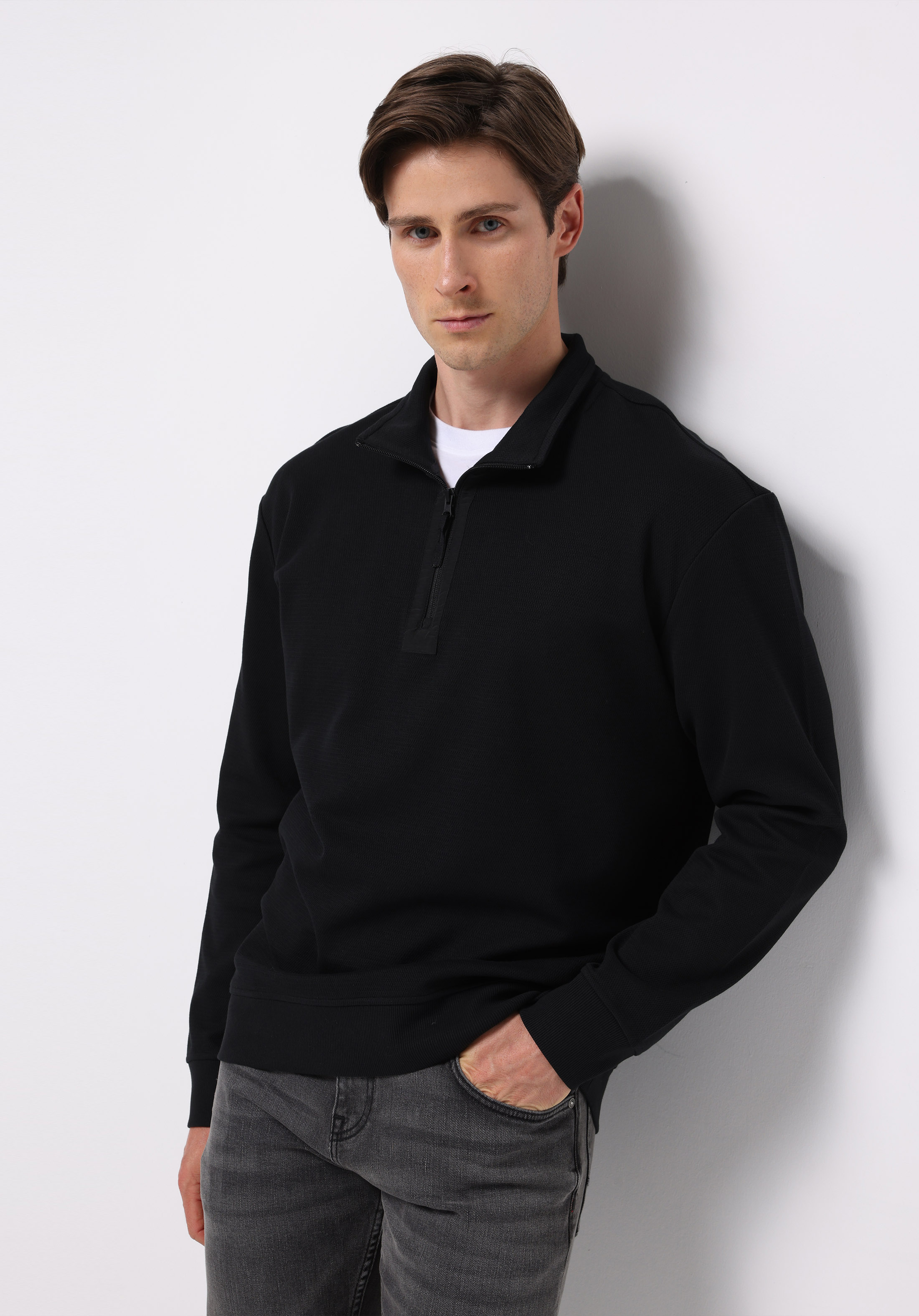 Afișați detalii pentru Hanorac / Bluza De Barbati Negru Comfort Fit  Cl1076495