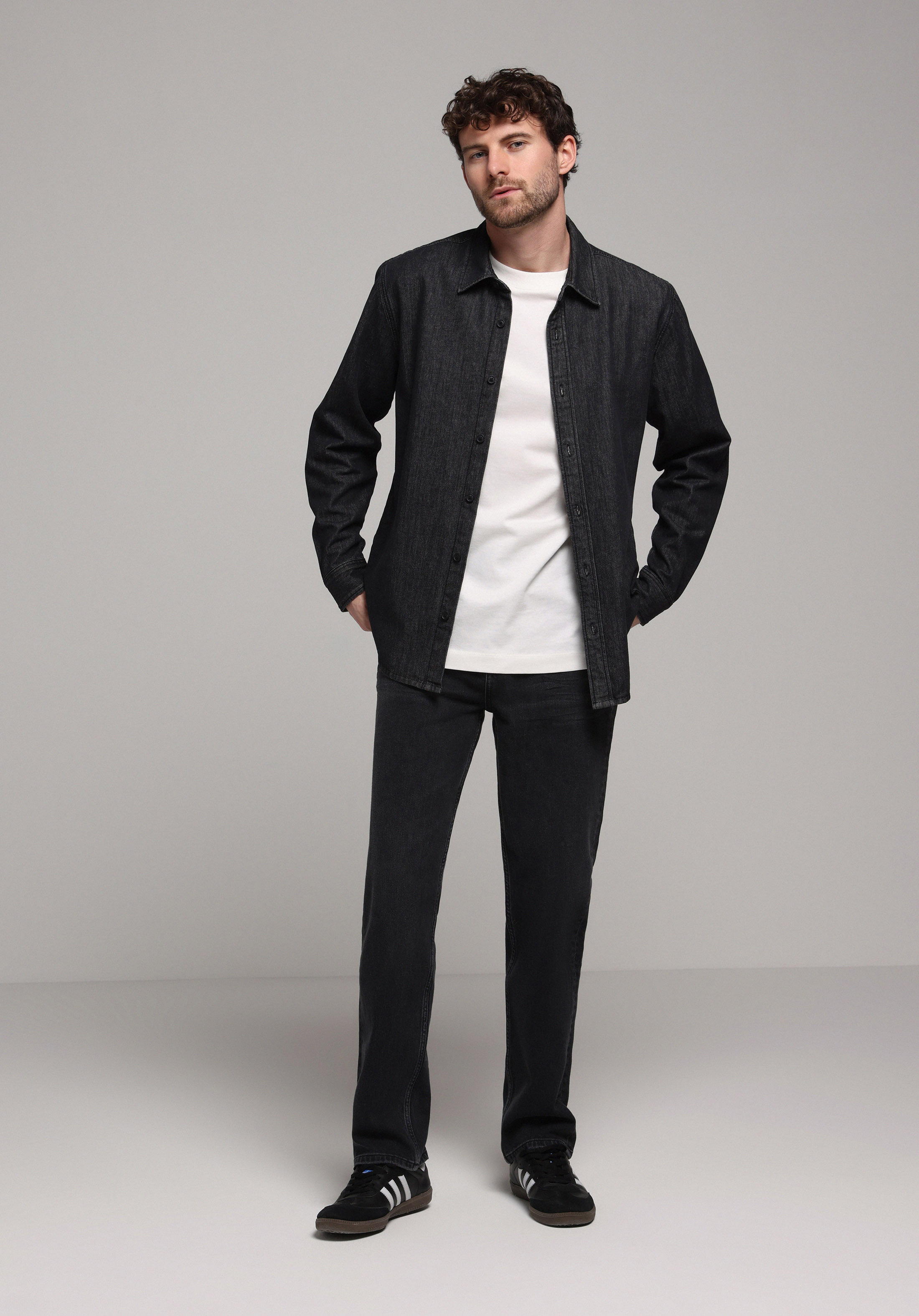 Afișați detalii pentru Pantaloni De Barbati Negru Loose Straight Fit  Cl1078167