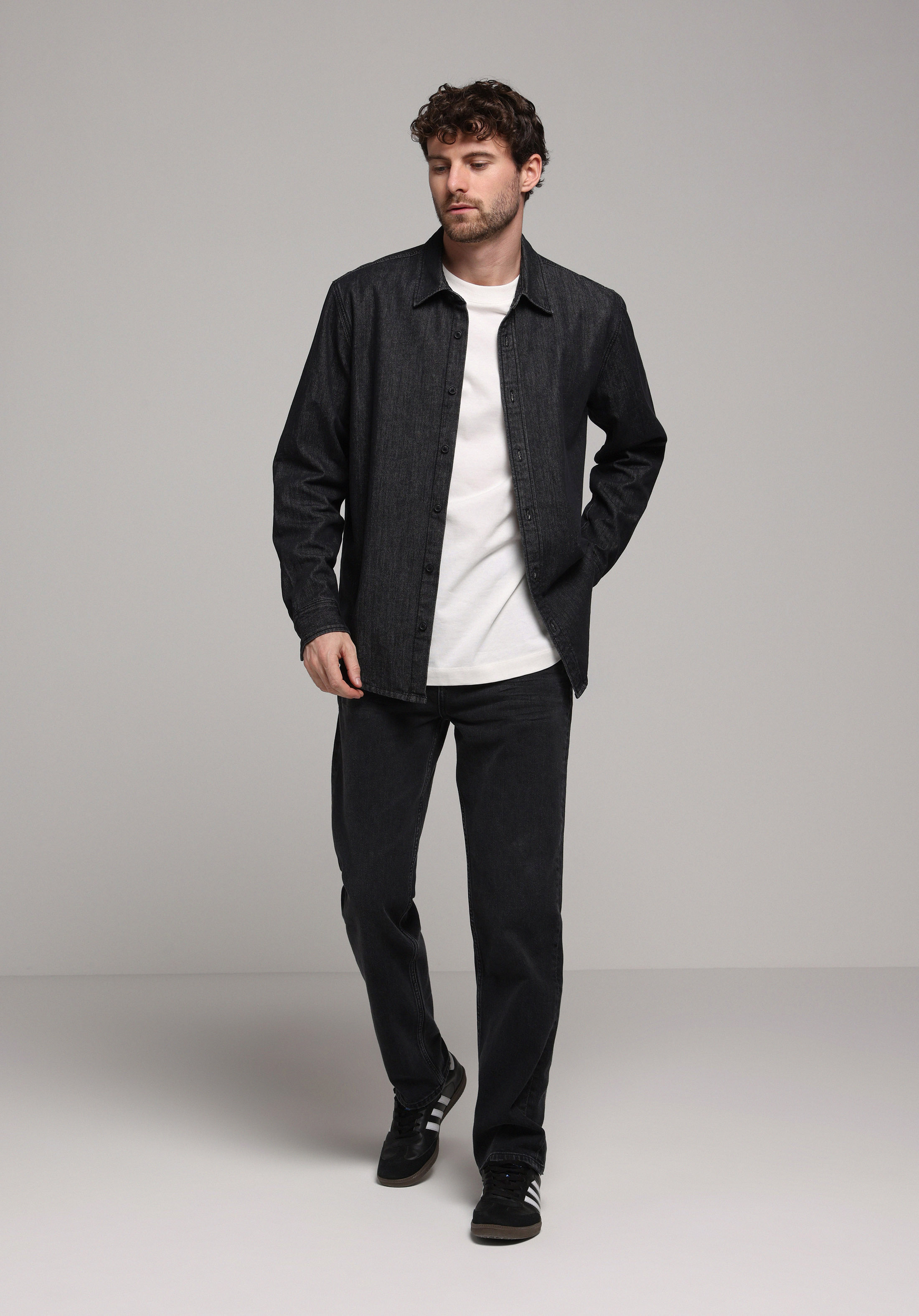 Afișați detalii pentru Pantaloni De Barbati Negru Loose Straight Fit  Cl1078167