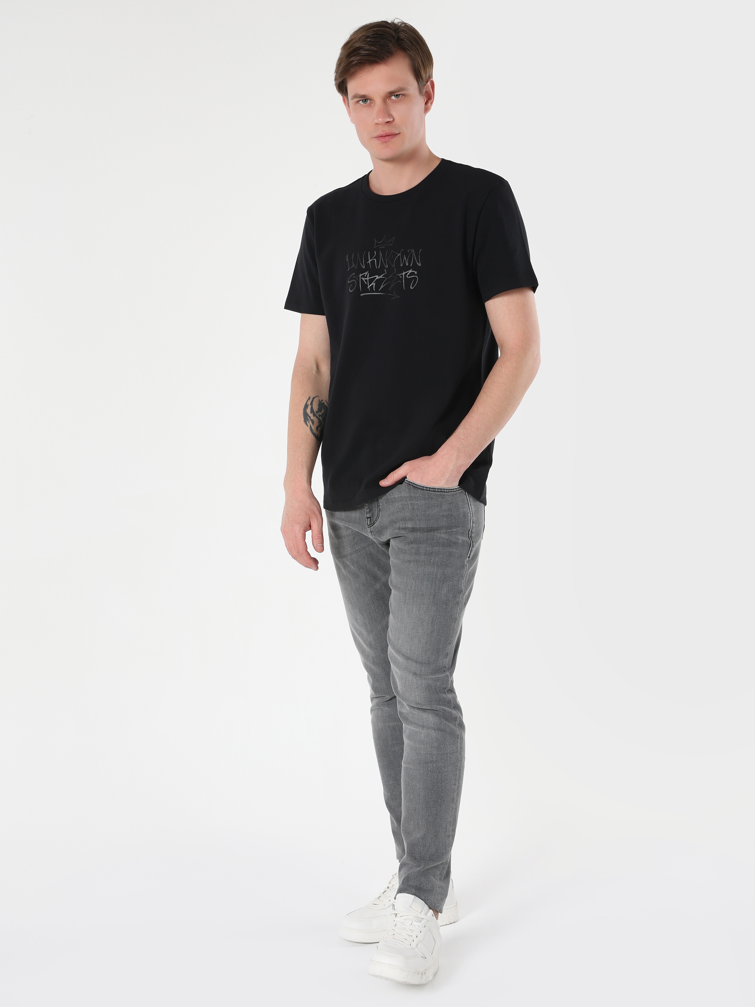 Afișați detalii pentru Tricou Cu Maneca Scurta De Barbati Negru Regular Fit  CL1062515