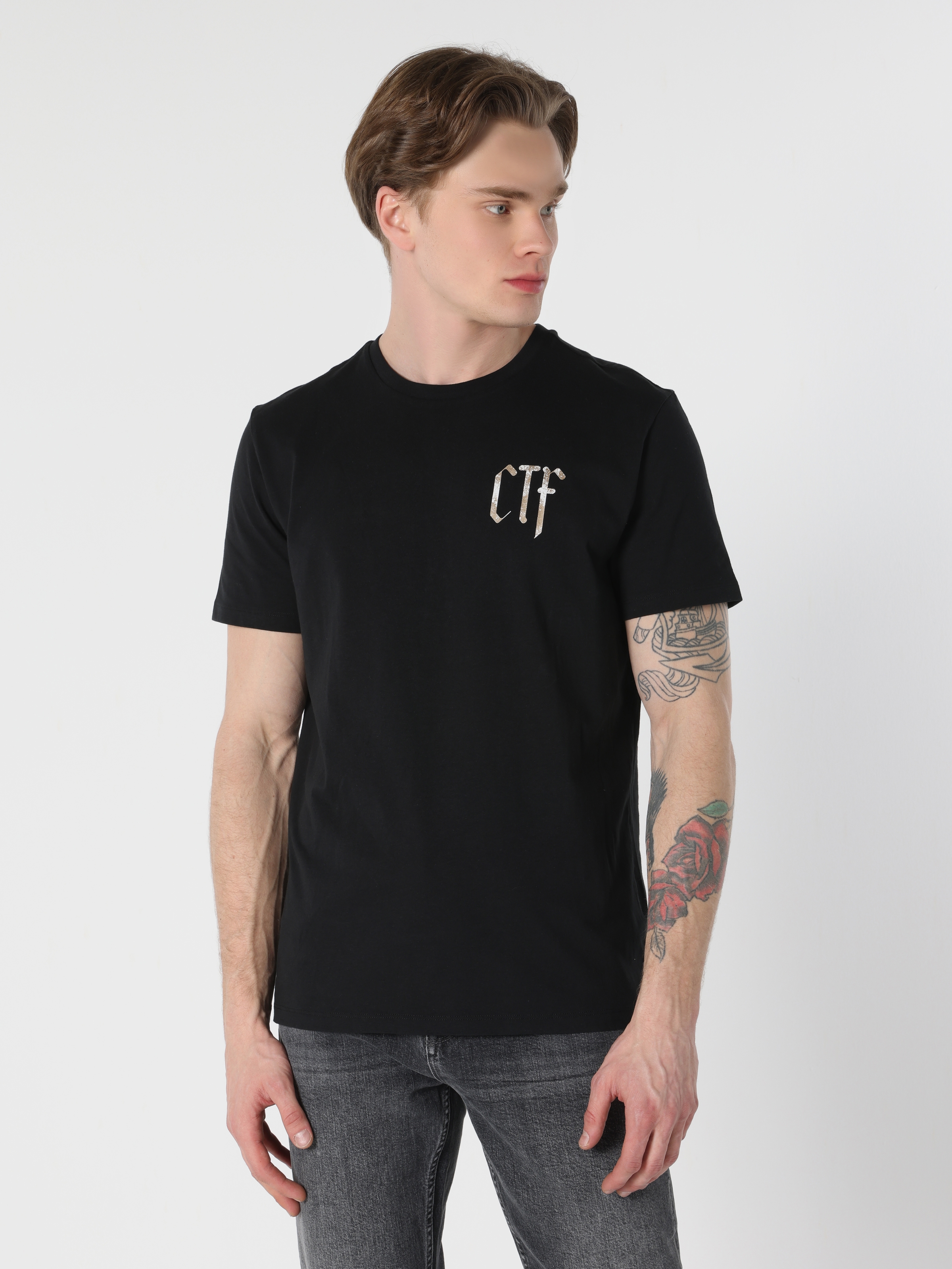 Afișați detalii pentru Tricou Cu Maneca Scurta De Barbati Negru Regular Fit  CL1062756