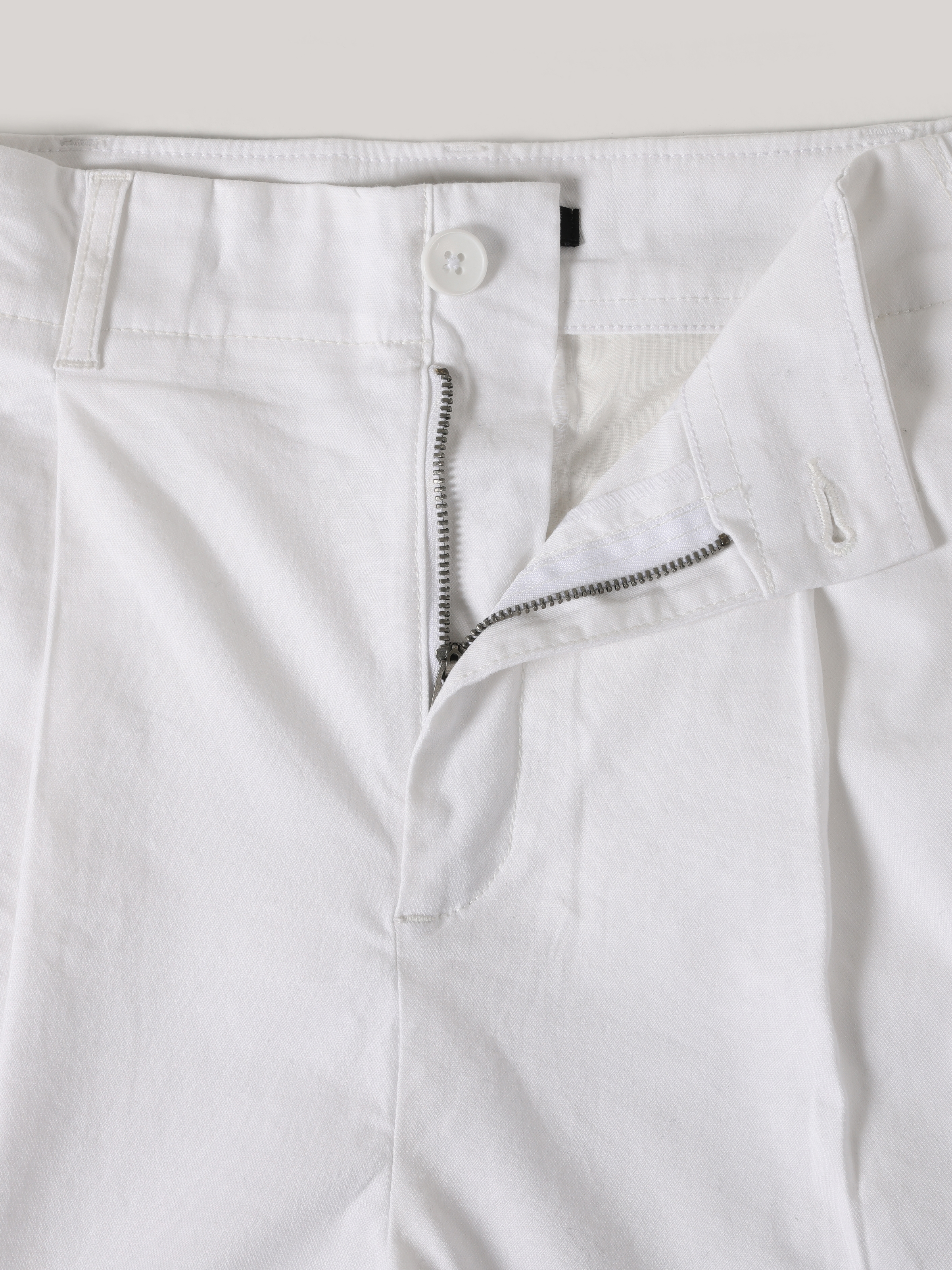Afișați detalii pentru Short / Pantaloni Scurti De Dama Alb Regular Fit  