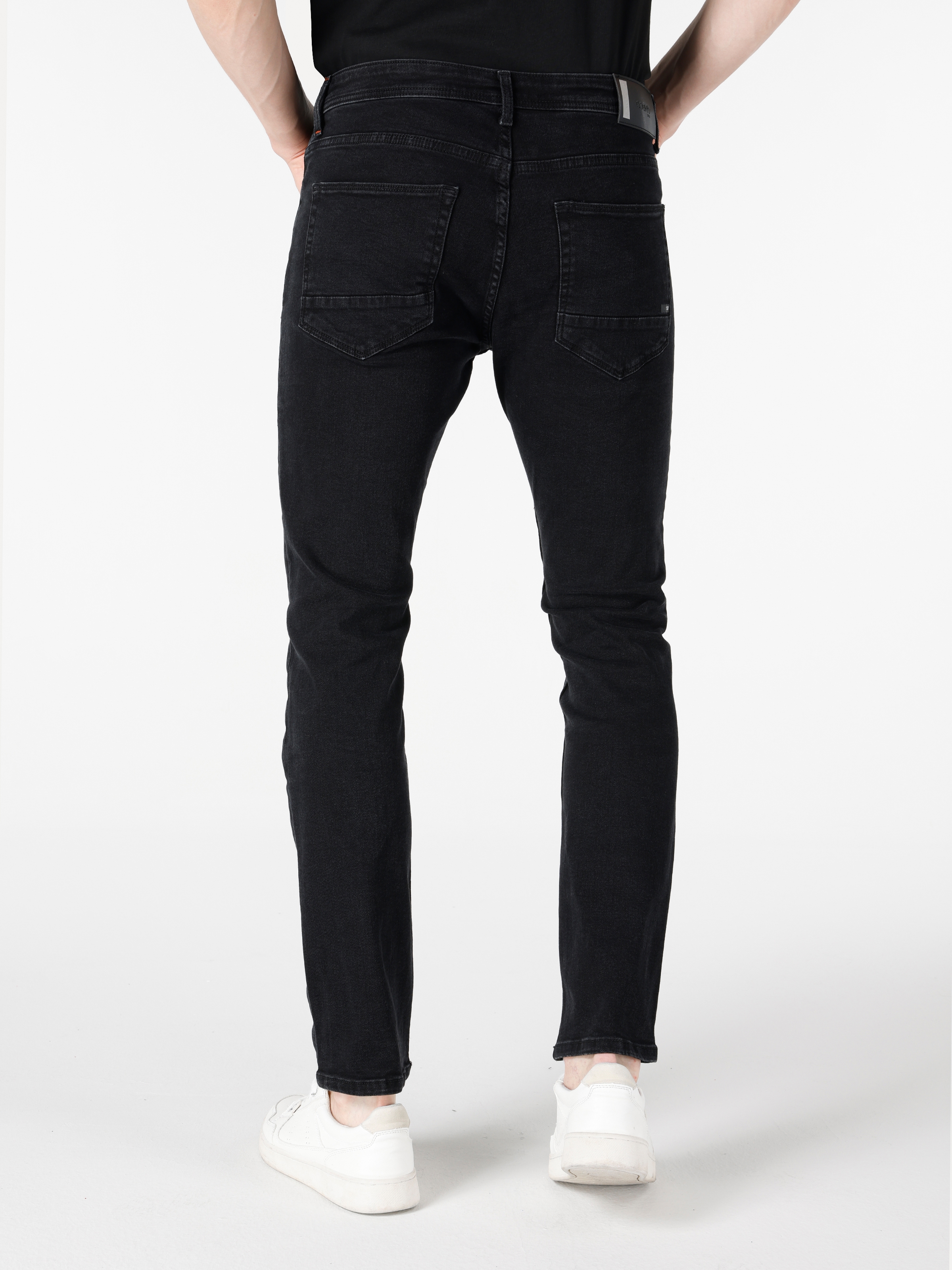 Afișați detalii pentru Pantaloni De Barbati Negru Straight Fit 044 KARL CL1065259