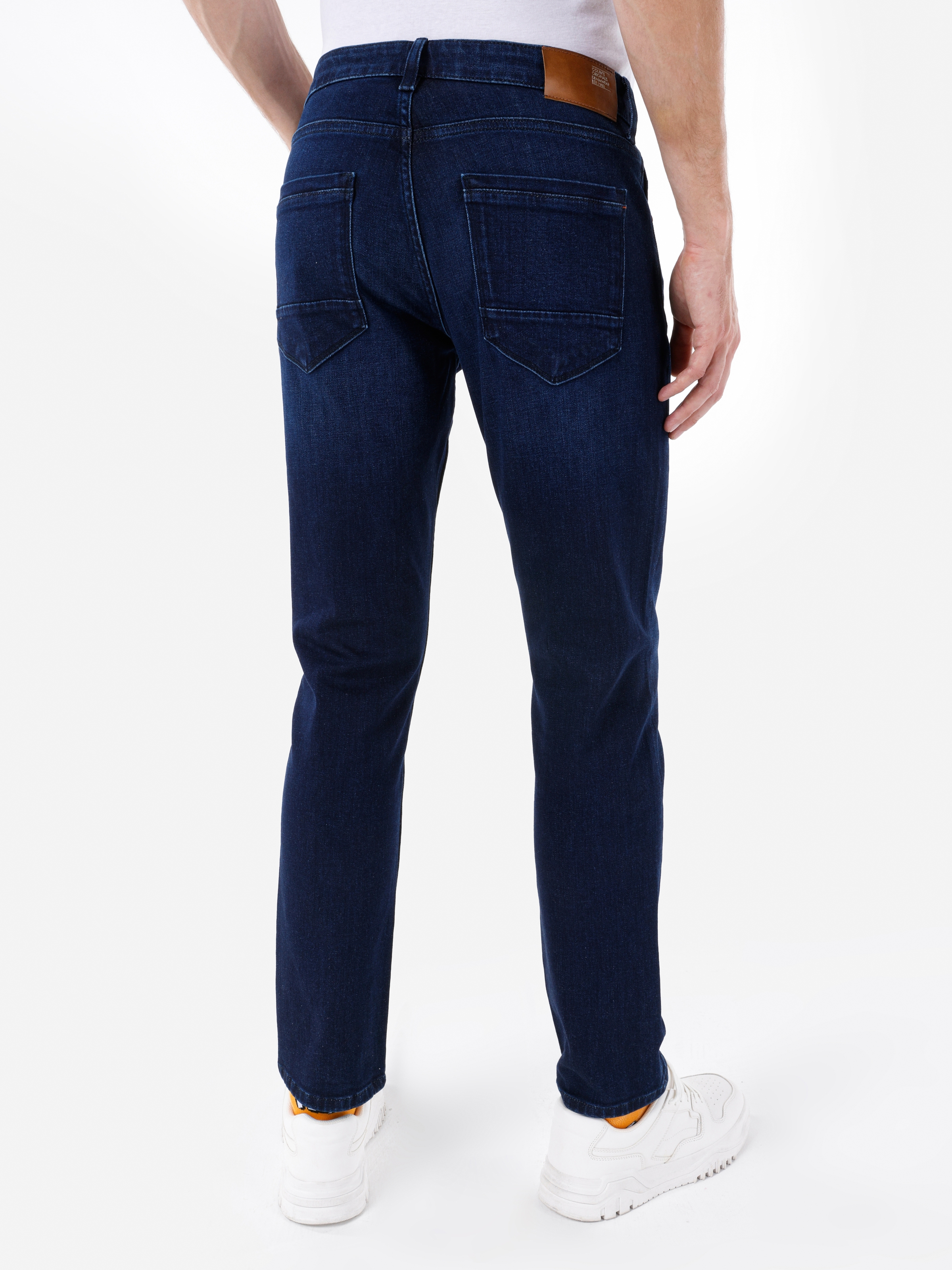 Afișați detalii pentru Pantaloni De Barbati Denim Straight Fit 044 KARL CL1067230