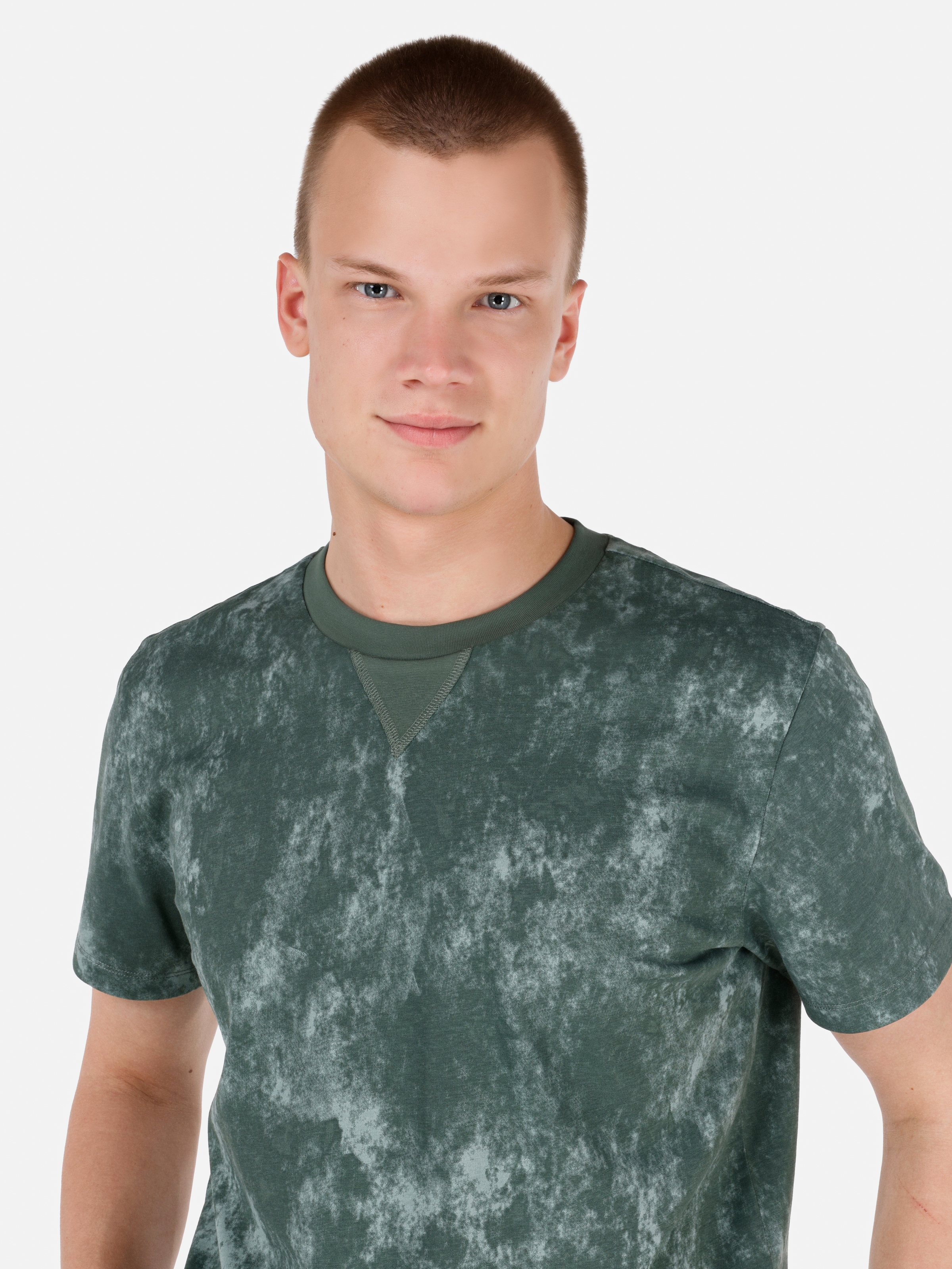 Afișați detalii pentru Tricou Cu Maneca Scurta De Barbati Verde Regular Fit  CL1068800