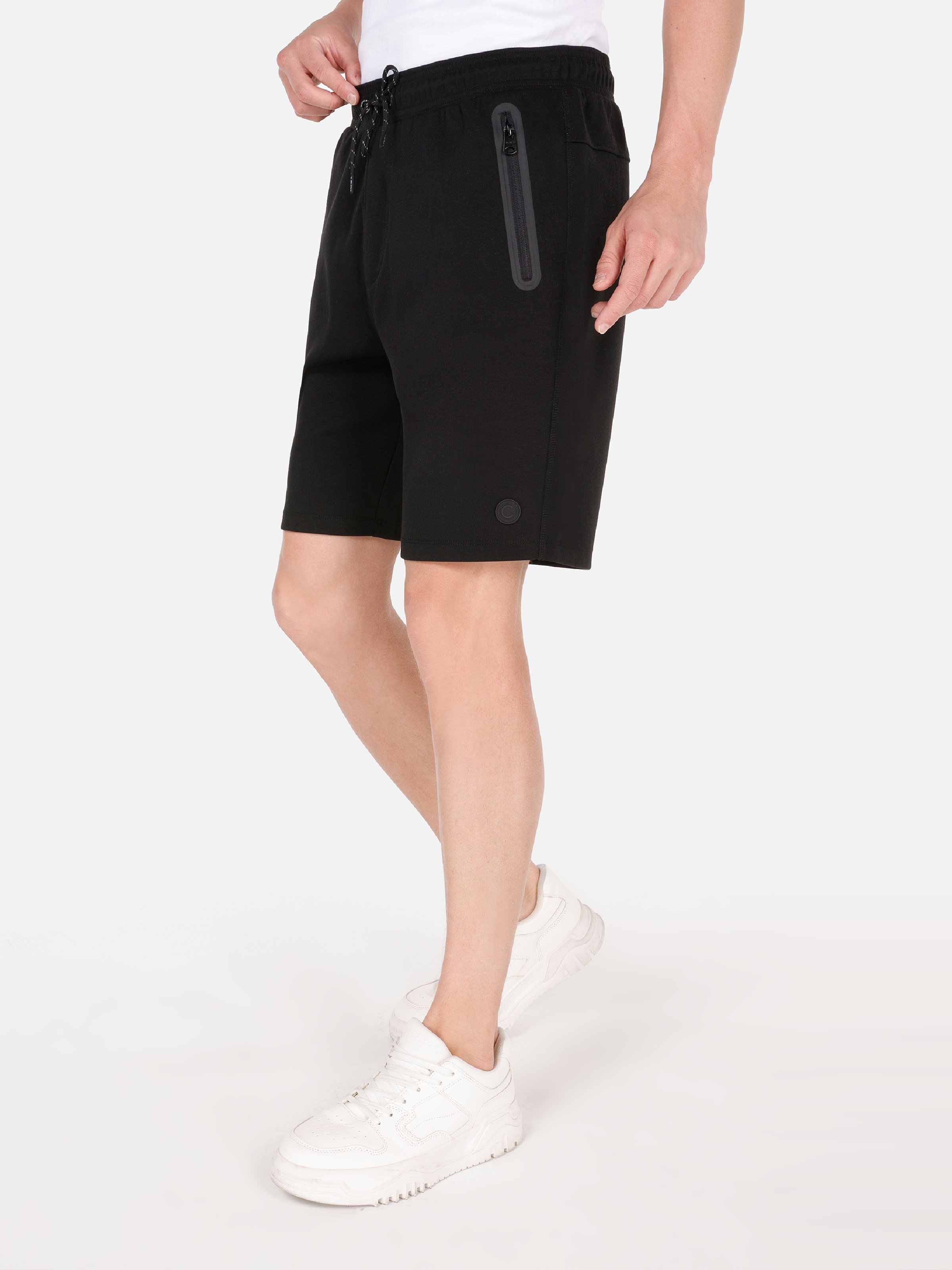 Afișați detalii pentru Short / Pantaloni Scurti De Barbati Negru Regular Fit  CL1070583