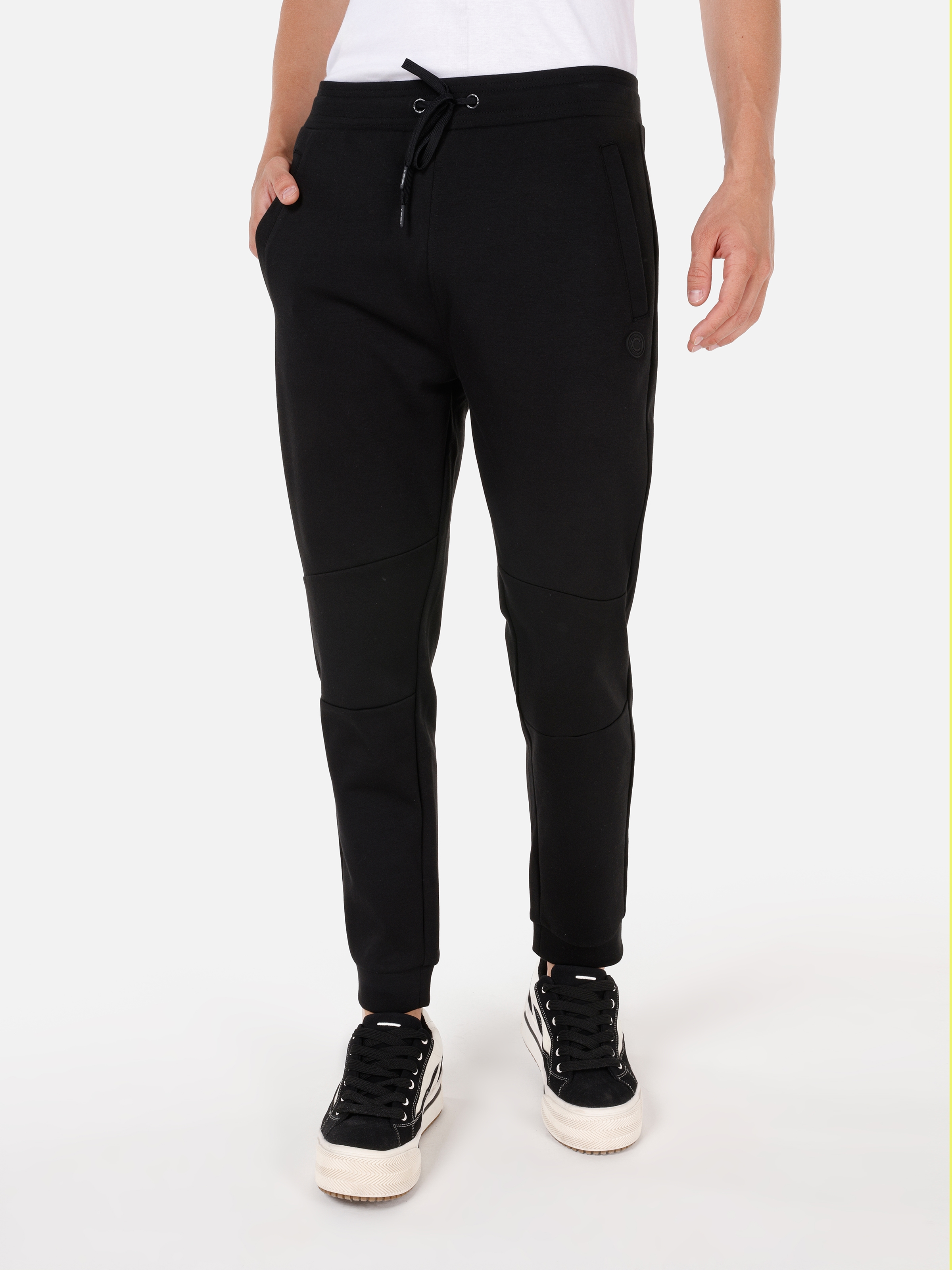 Afișați detalii pentru Pantaloni De Trening De Barbati Negru Regular Fit  CL1070729