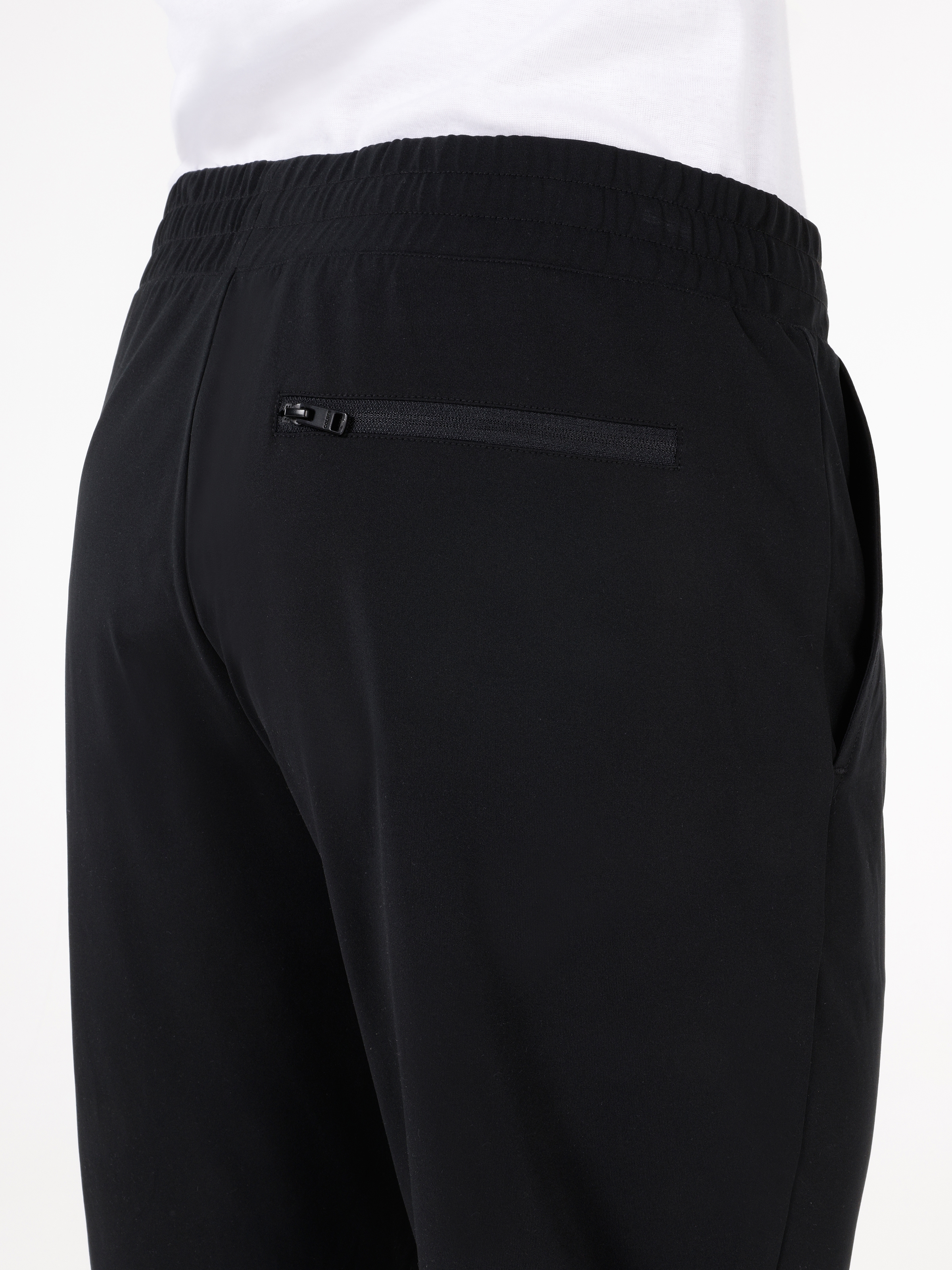 Afișați detalii pentru Pantaloni De Trening De Barbati Negru Regular Fit  CL1070055