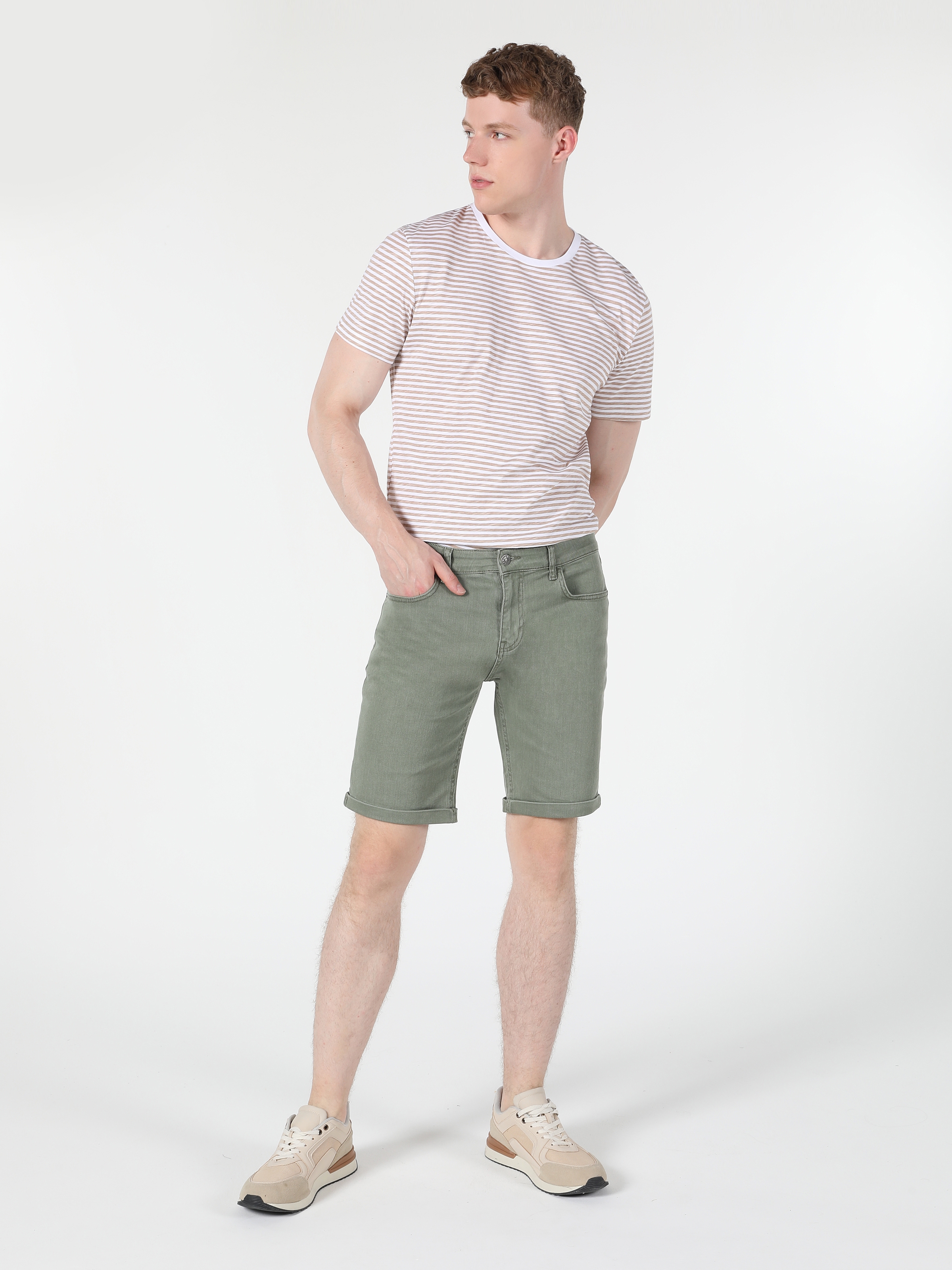 Afișați detalii pentru Short / Pantaloni Scurti De Barbati Verde Regular Fit  CL1057965