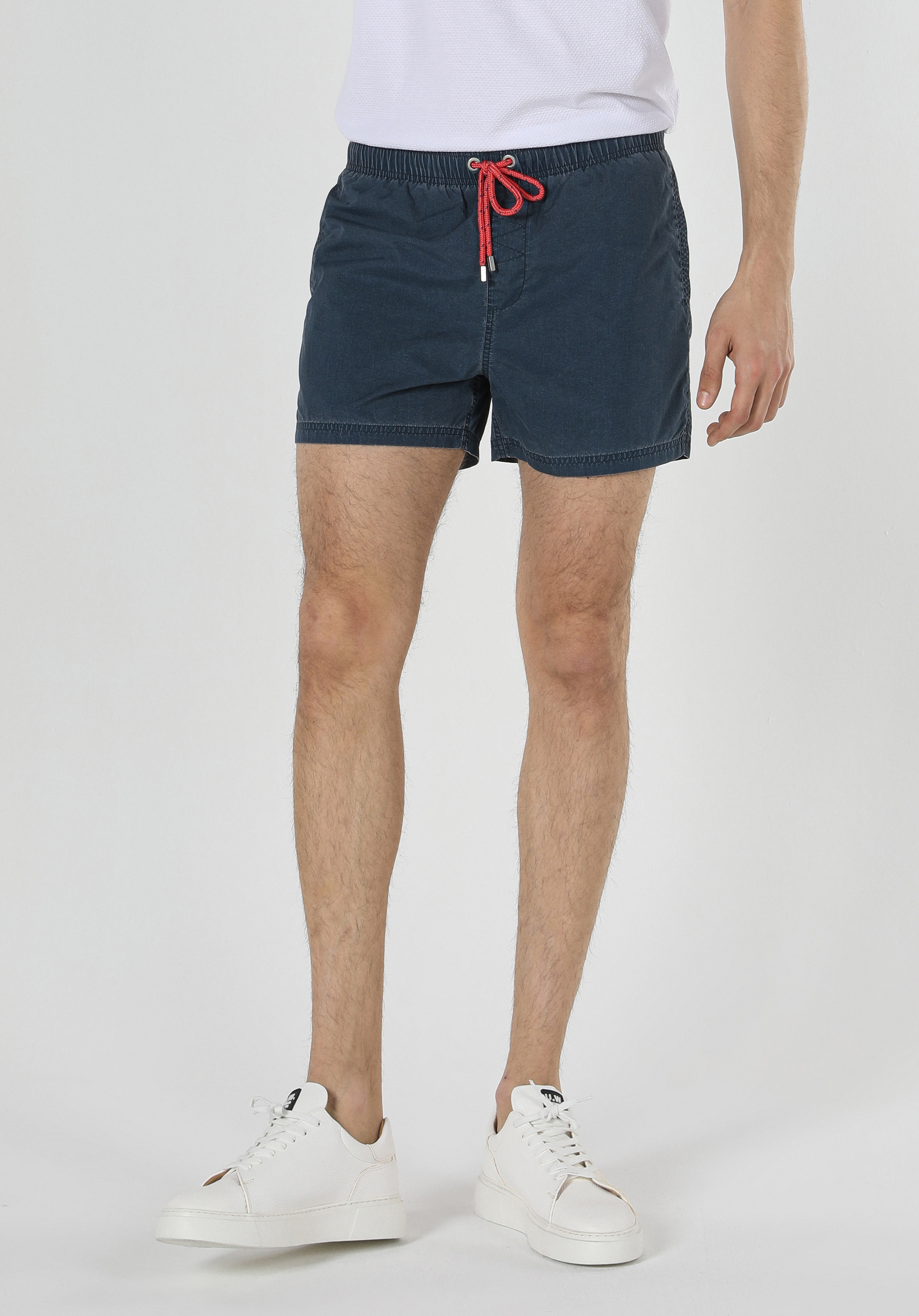 Afișați detalii pentru Short De Plaja De Barbati Albastru Slim Fit  CL1063407