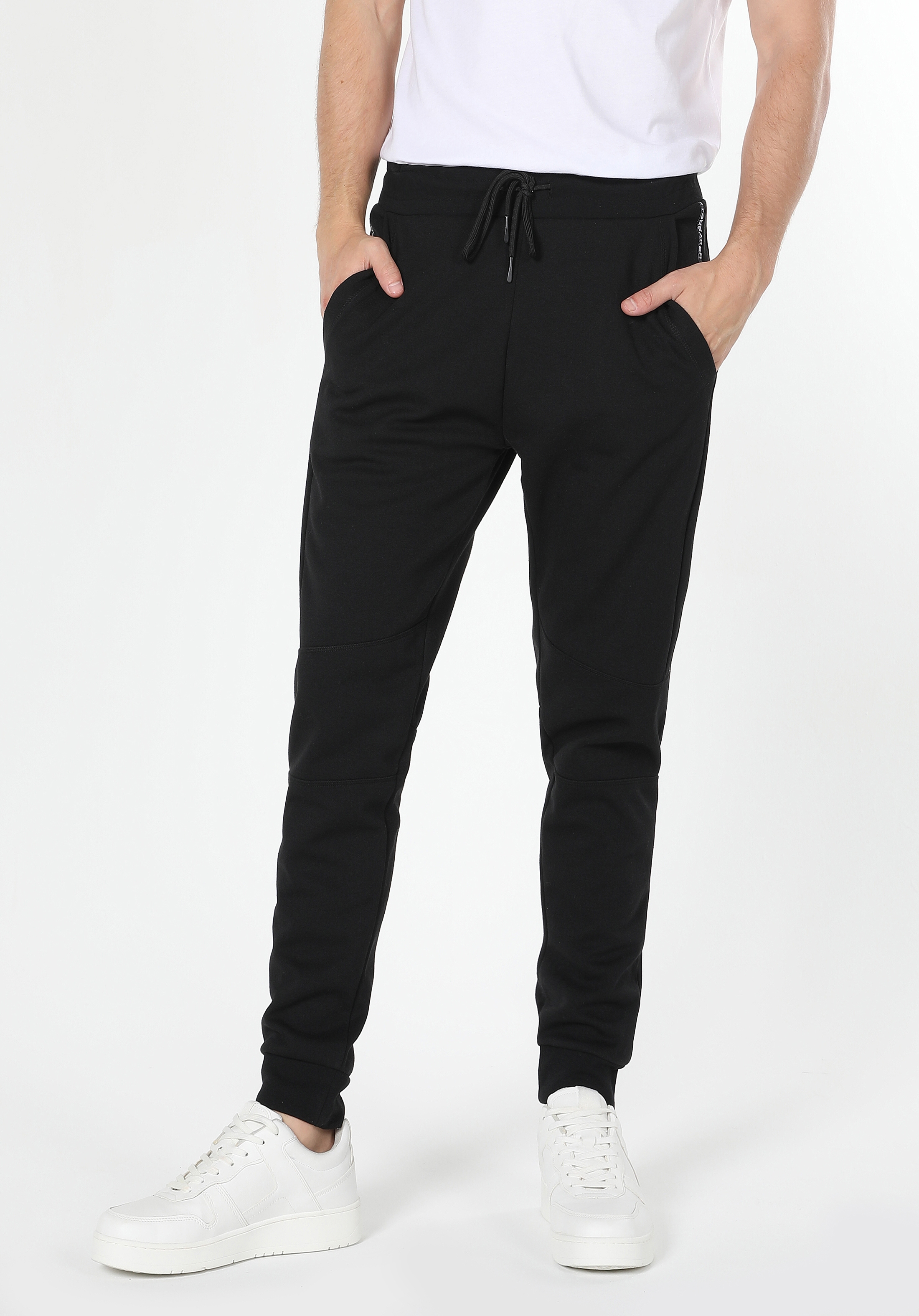 Afișați detalii pentru Pantaloni De Trening De Barbati Negru Slim Fit  CL1059896