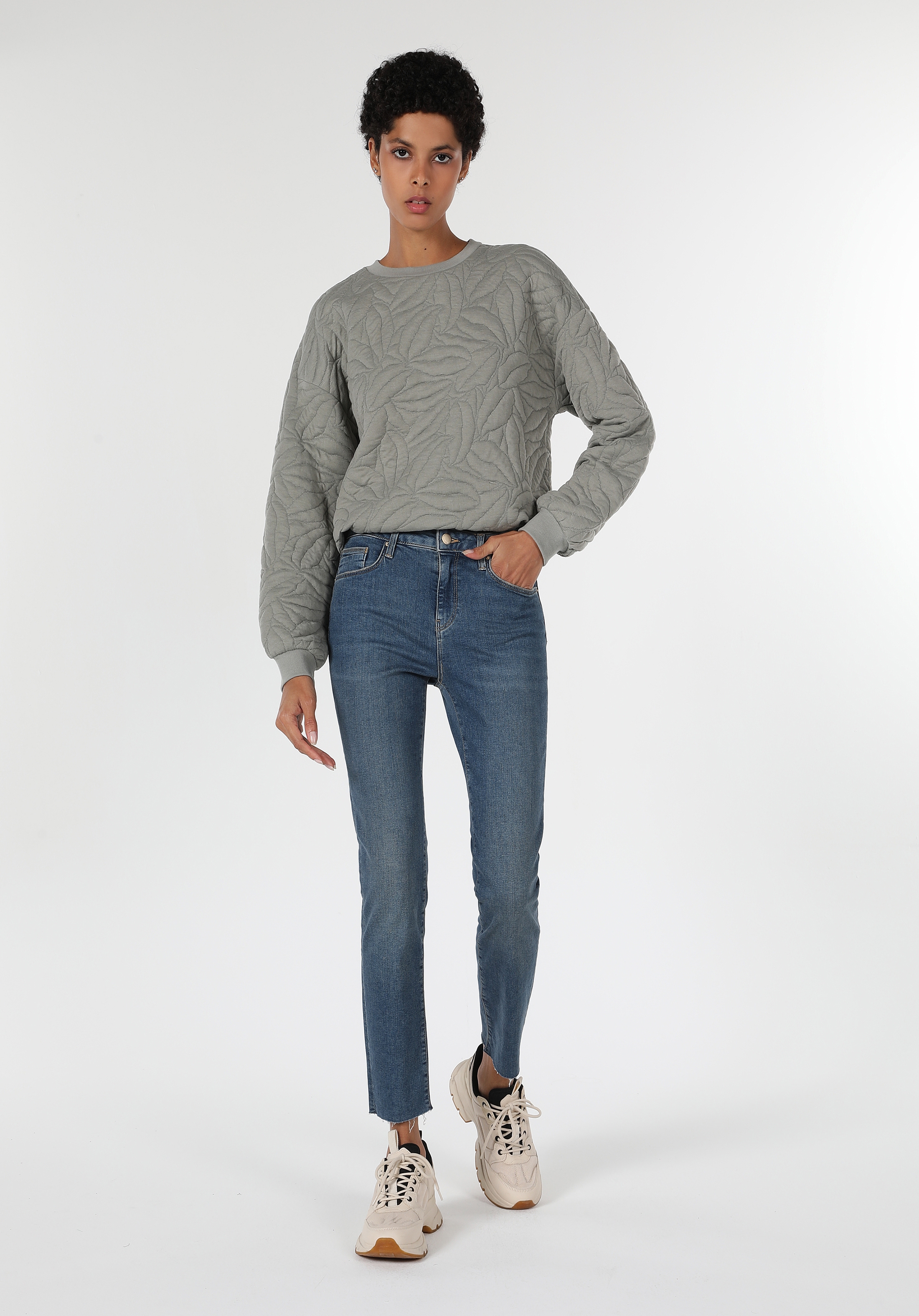 Afișați detalii pentru Pantaloni De Dama Denim Slim Fit 703 CARLA CL1060391