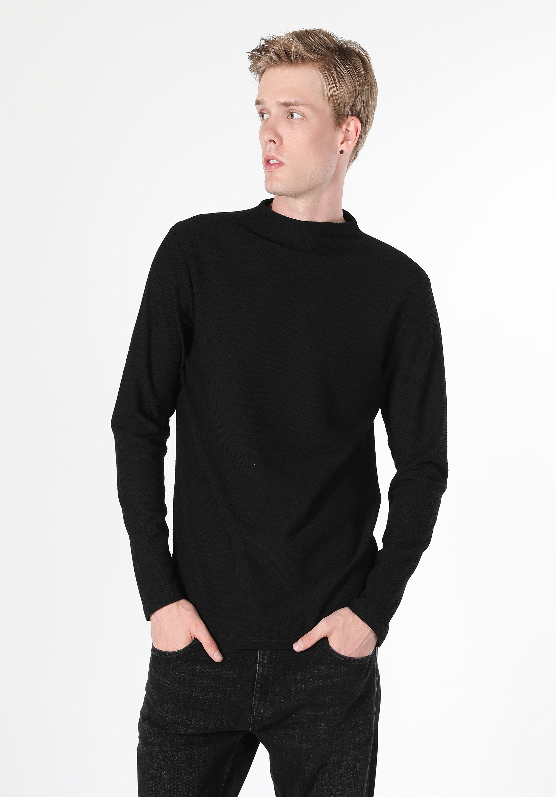 Afișați detalii pentru Tricou Cu Maneca Lunga De Barbati Negru Regular Fit  CL1060115