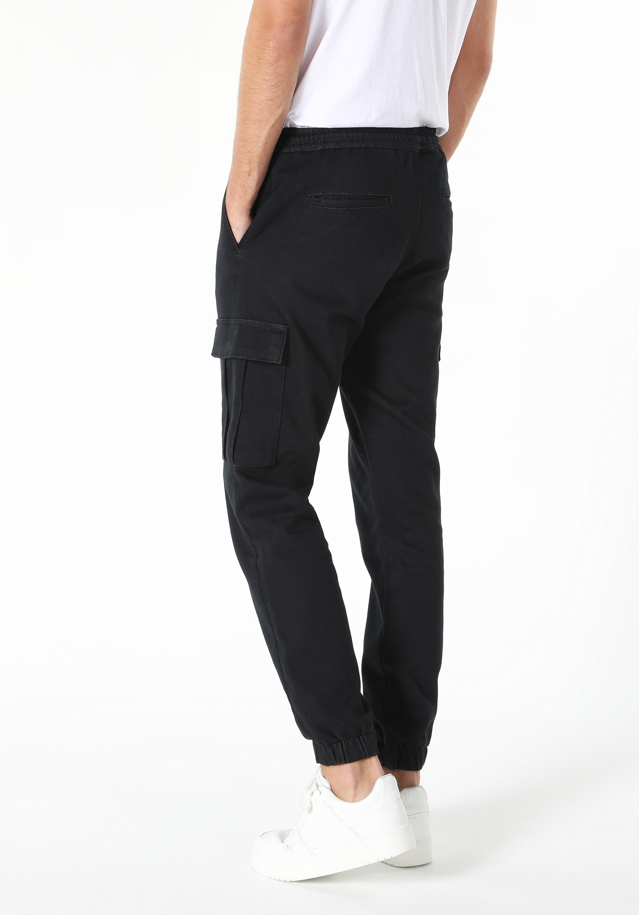 Afișați detalii pentru Pantaloni De Barbati Negru Slim Fit  CL1061151