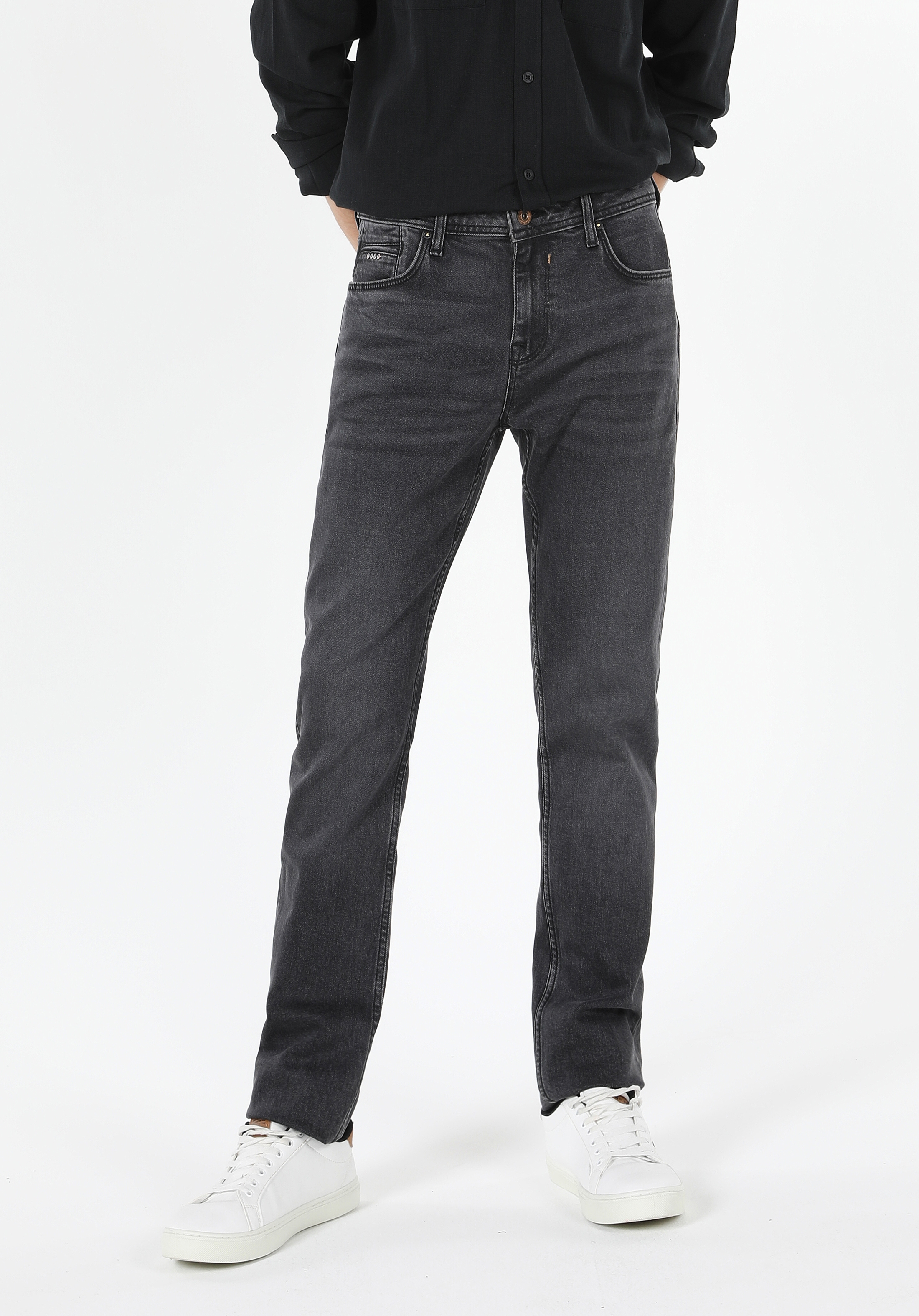 Afișați detalii pentru Pantaloni De Barbati Denim Straight Fit 044 KARL CL1061357