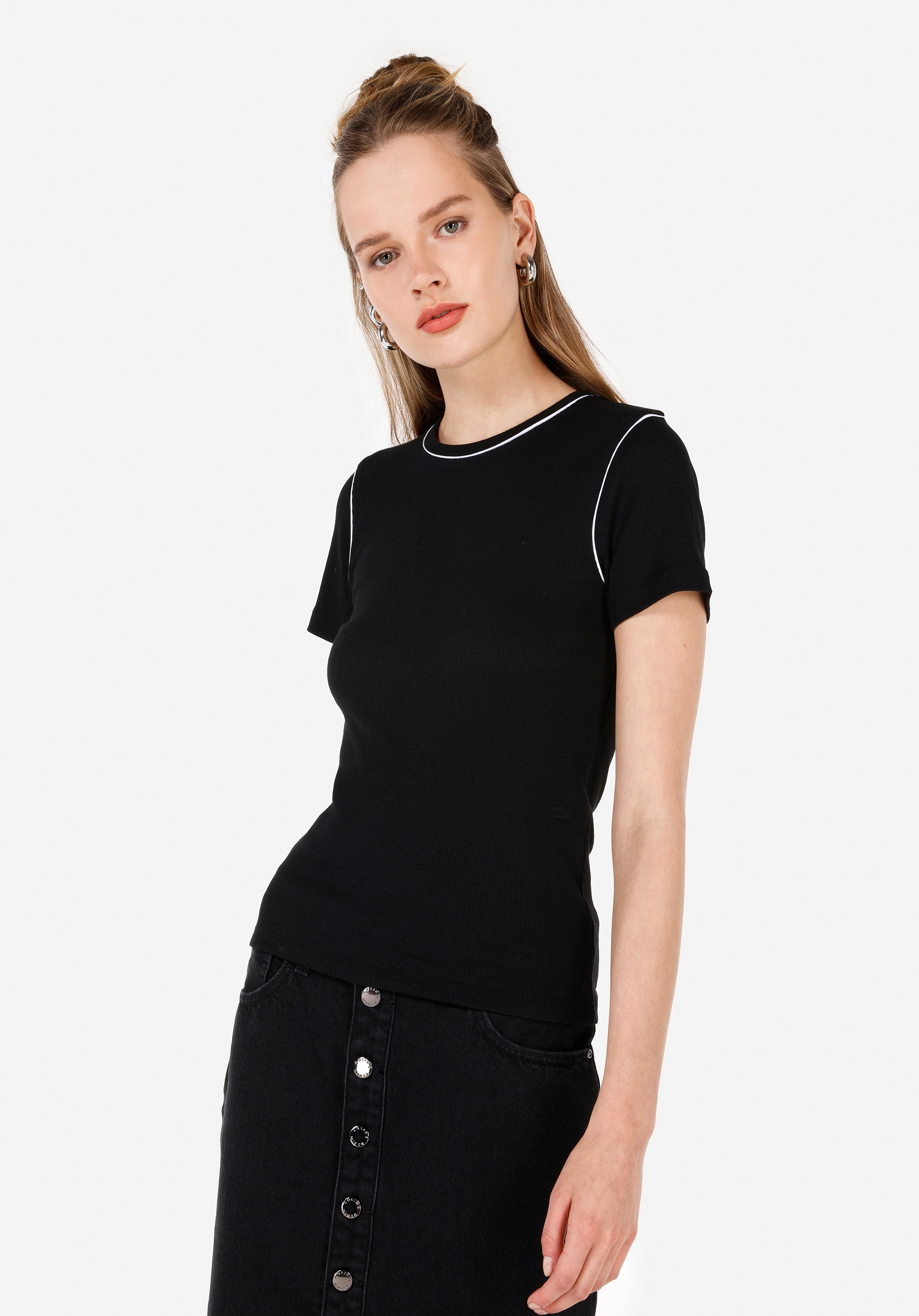 Afișați detalii pentru Tricou Cu Maneca Scurta De Dama Negru Slim Fit  CL1072768