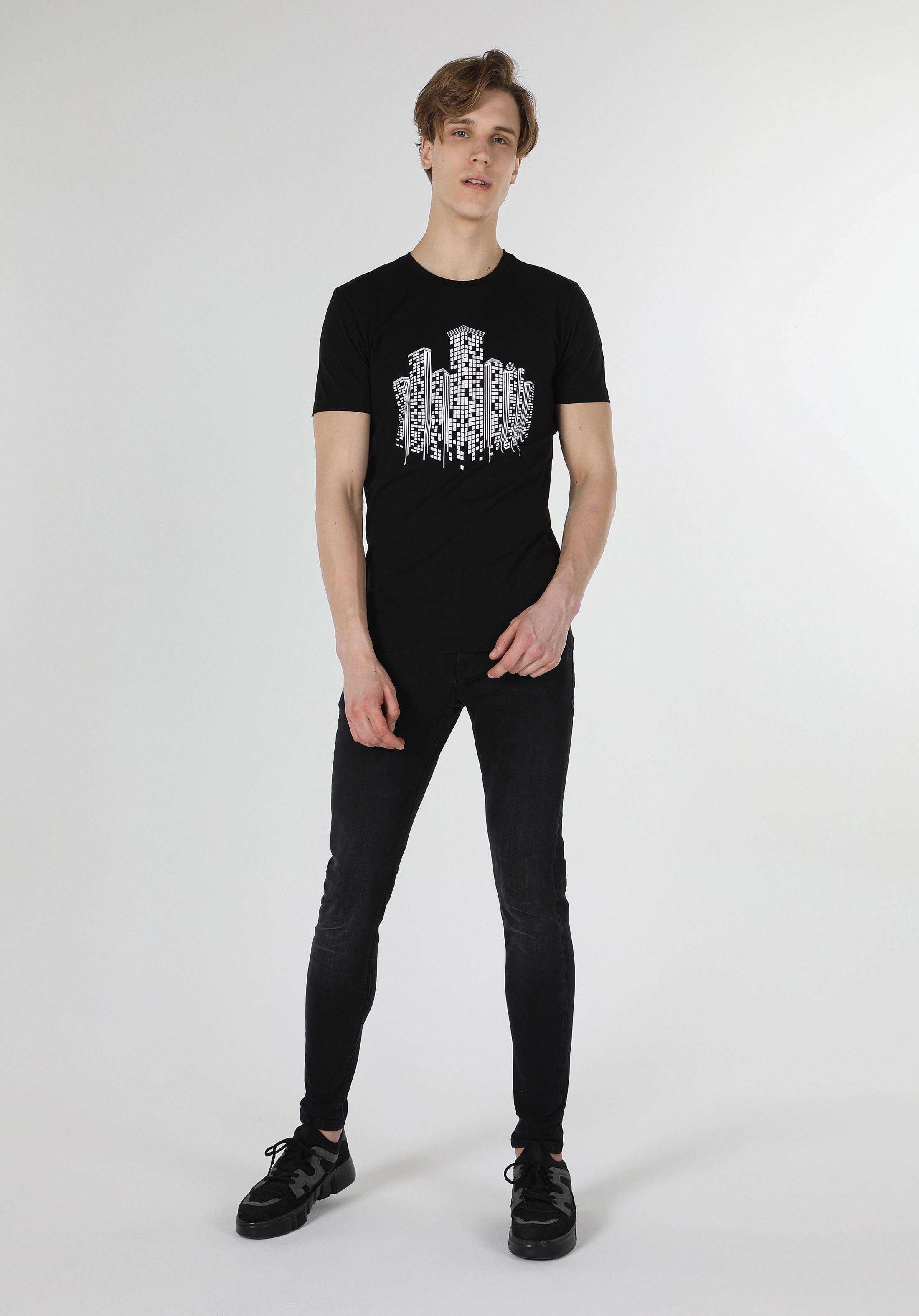 Afișați detalii pentru Tricou Cu Maneca Scurta De Barbati Negru Slim Fit 