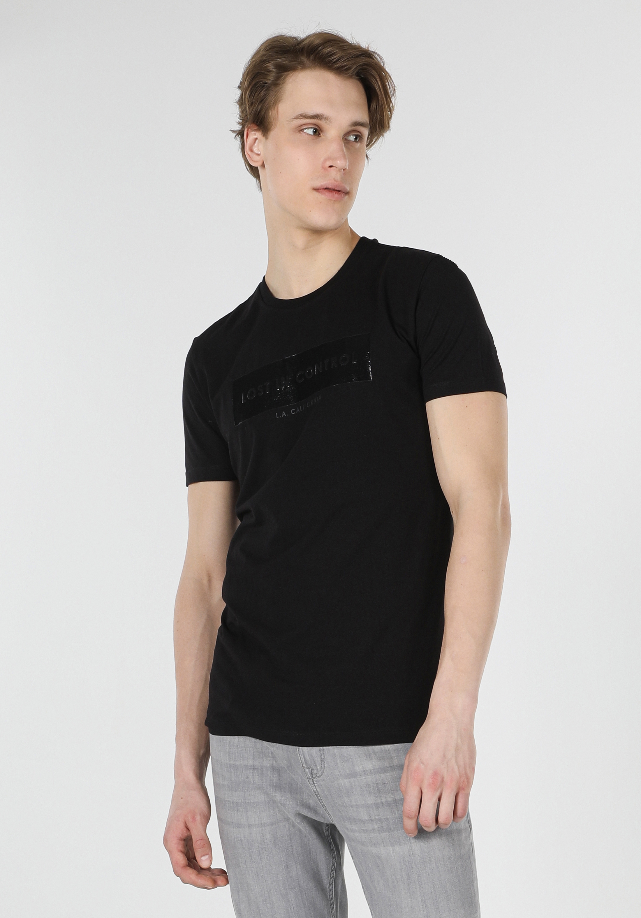 Afișați detalii pentru Tricou Cu Maneca Scurta De Barbati Negru Slim Fit  CL1052839