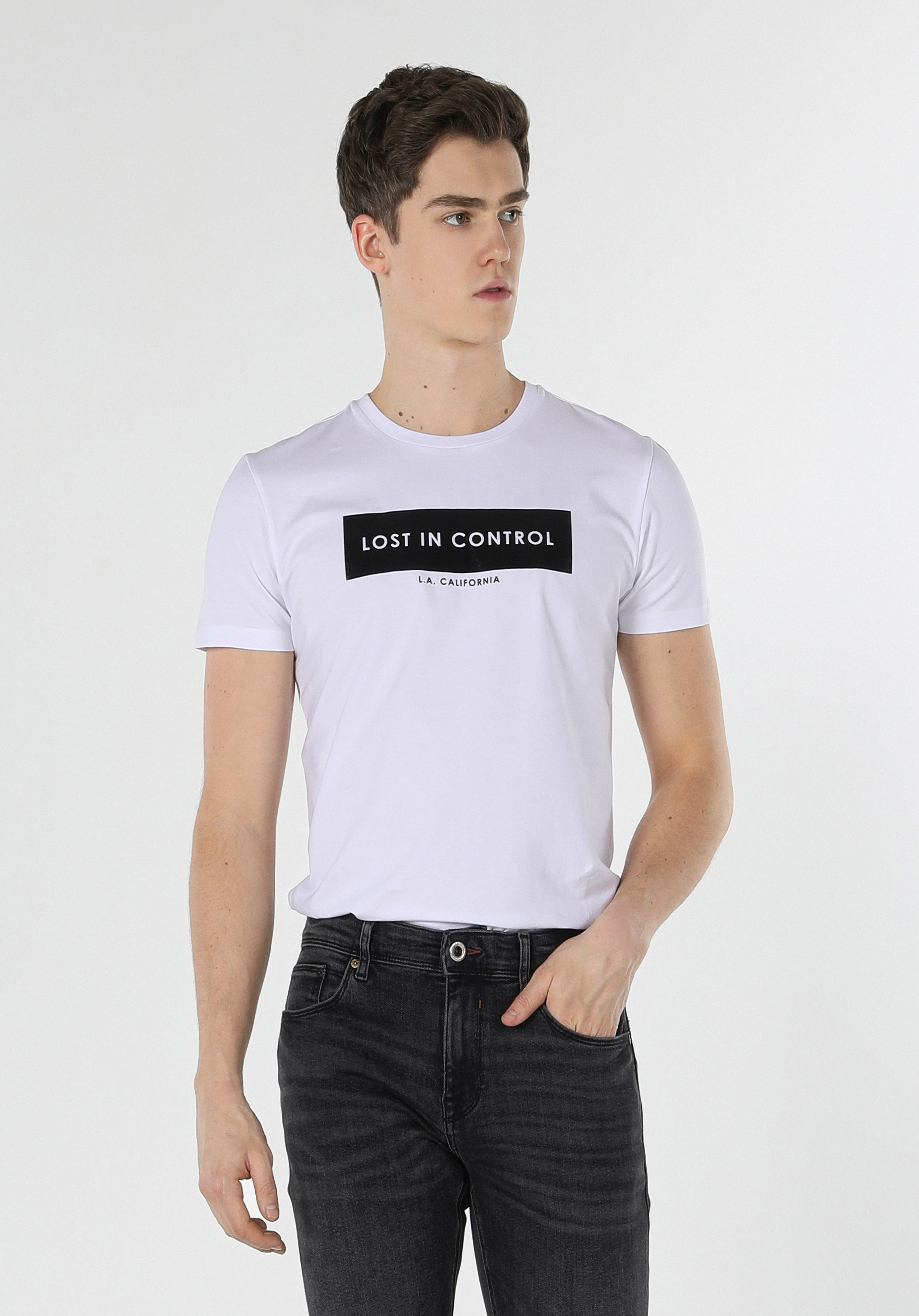 Afișați detalii pentru Tricou Cu Maneca Scurta De Barbati Alb Slim Fit  CL1052839