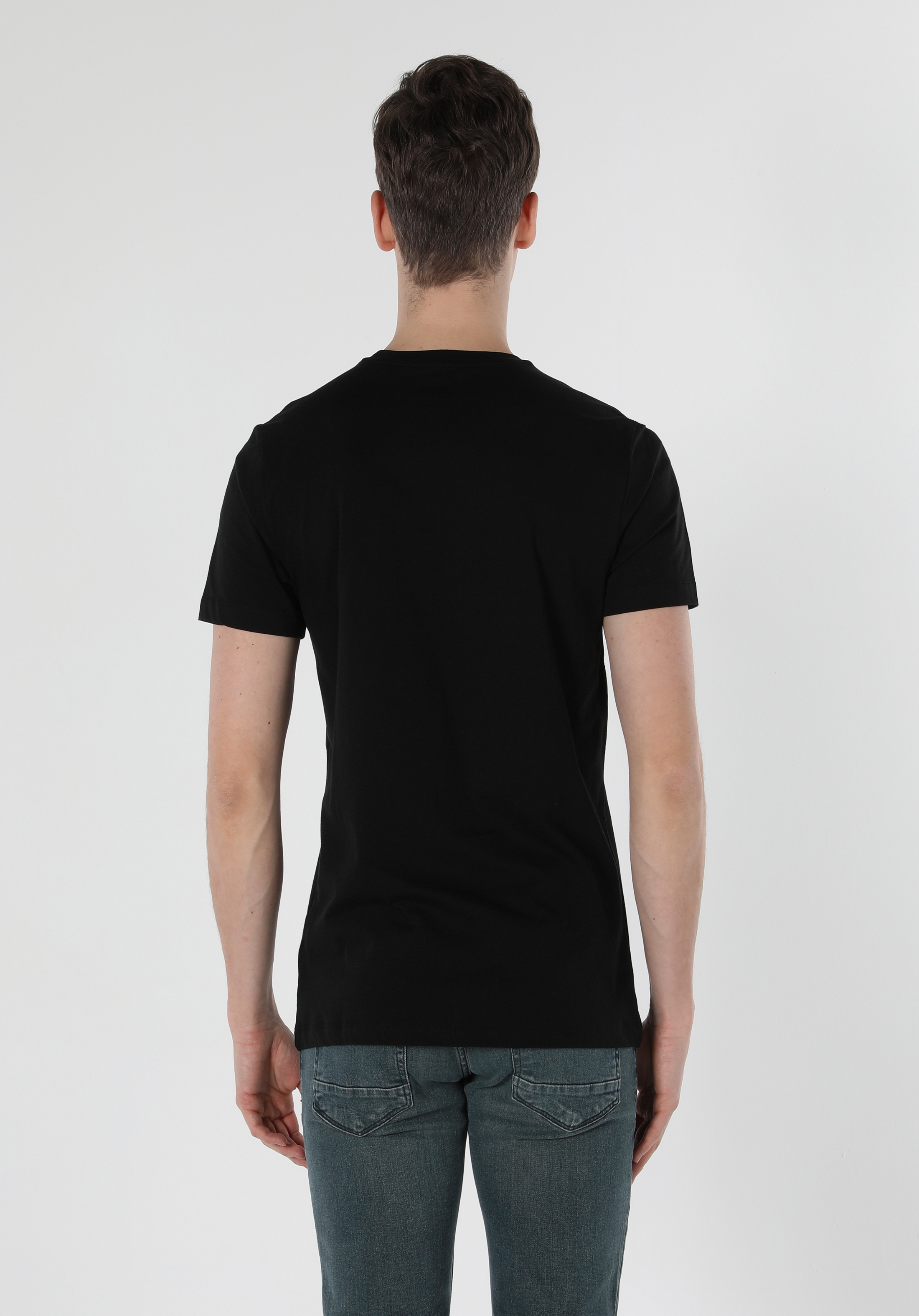 Afișați detalii pentru Tricou Cu Maneca Scurta De Barbati Negru Regular Fit  CL1058725