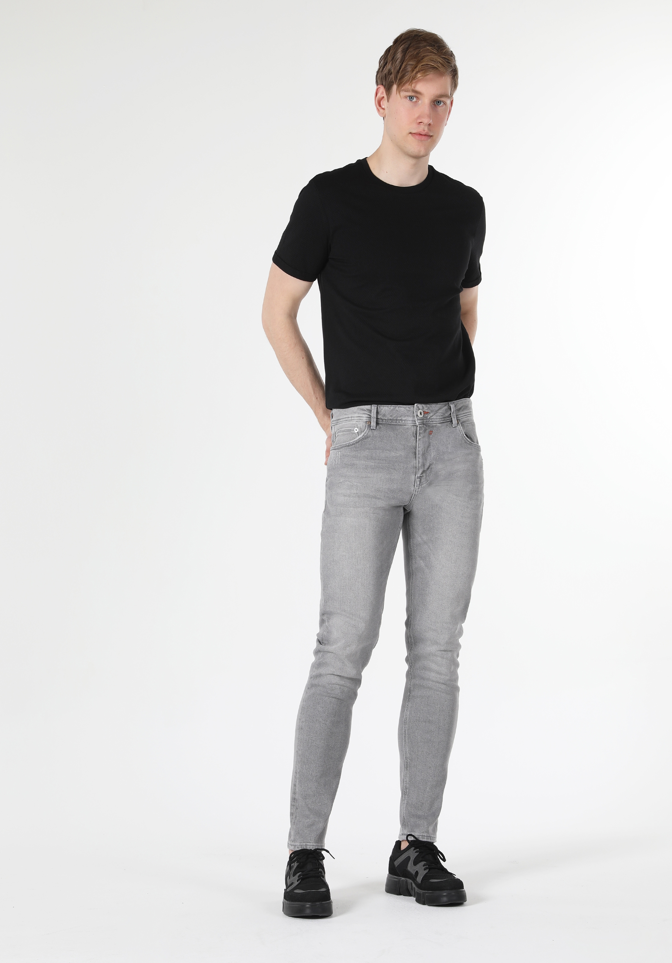 Afișați detalii pentru Pantaloni De Barbati Denim Slim Fit 041 DANNY CL1058220