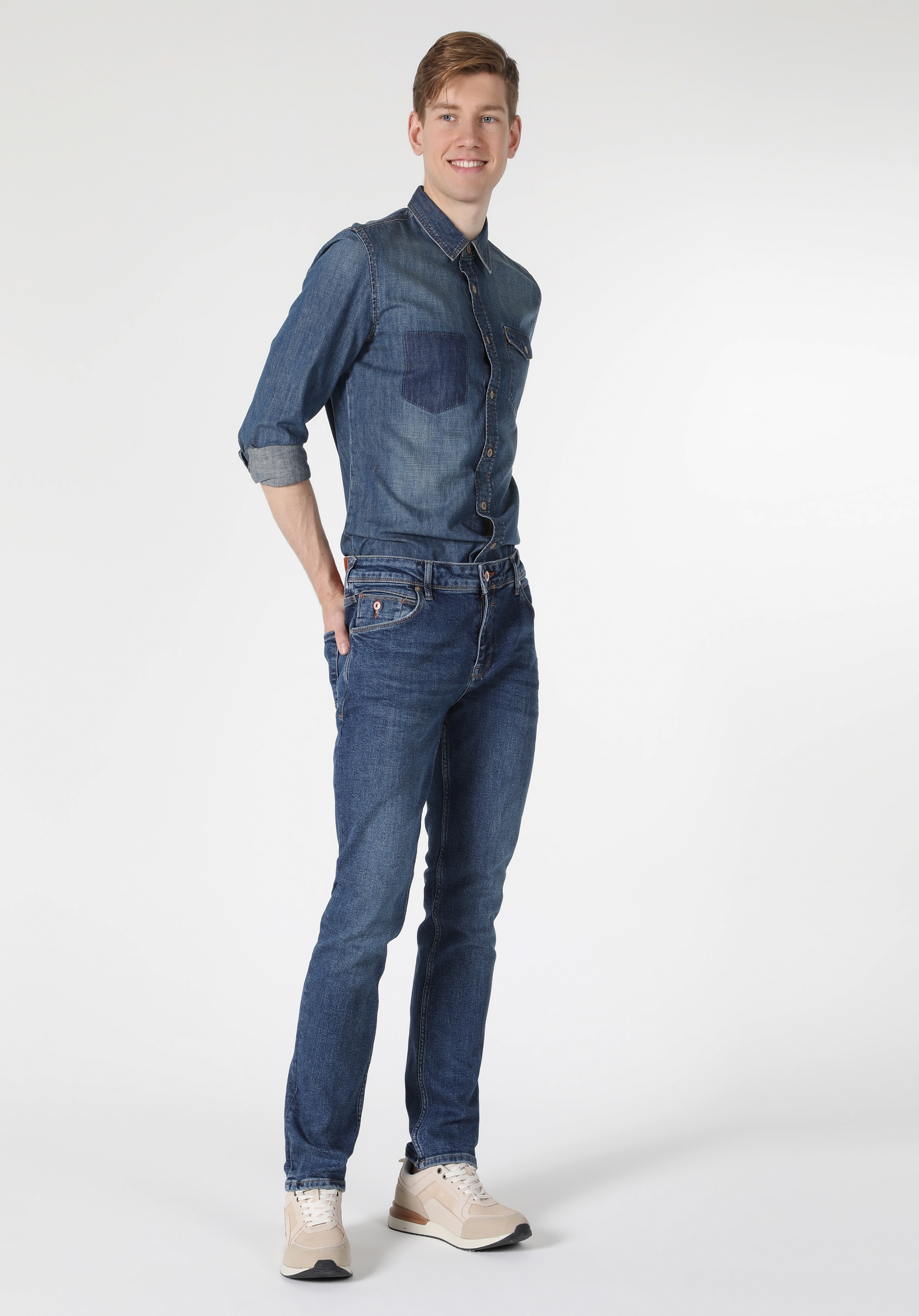 Afișați detalii pentru Pantaloni De Barbati Denim Straight Fit 044 KARL