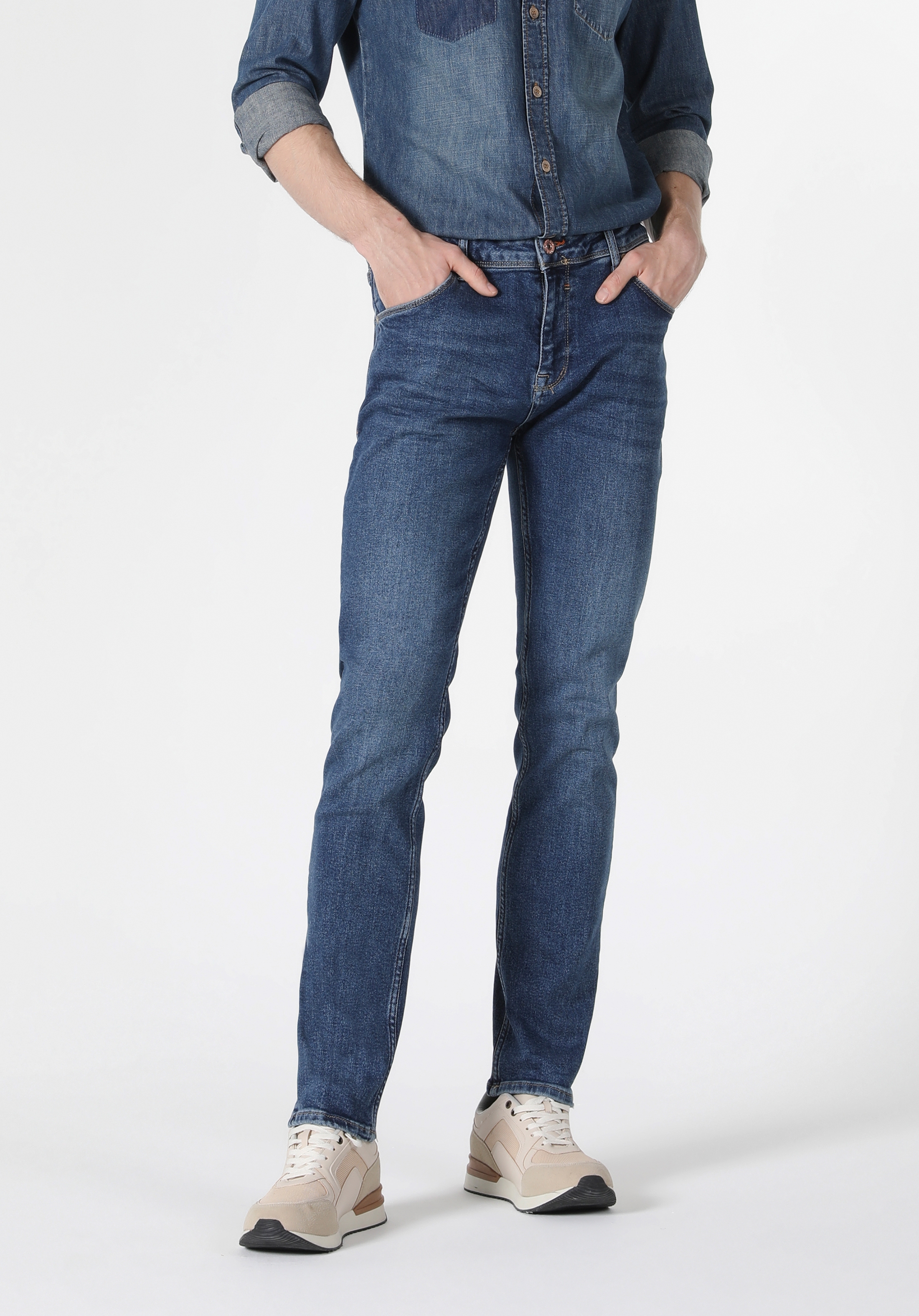 Afișați detalii pentru Pantaloni De Barbati Denim Straight Fit 044 KARL