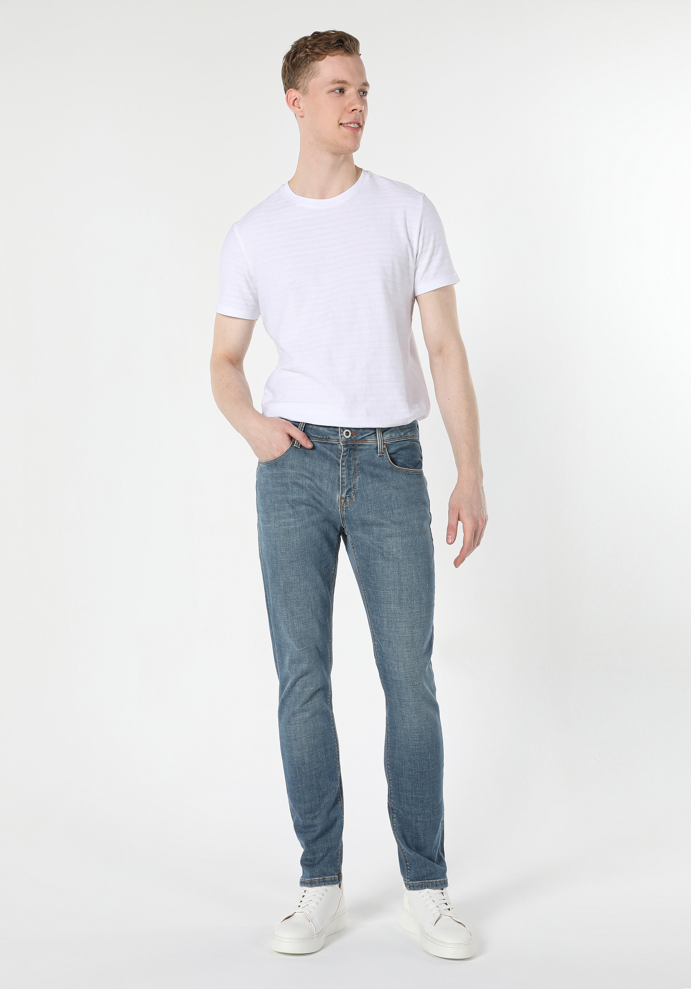 Afișați detalii pentru Pantaloni De Barbati Denim Straight Fit 044 KARL