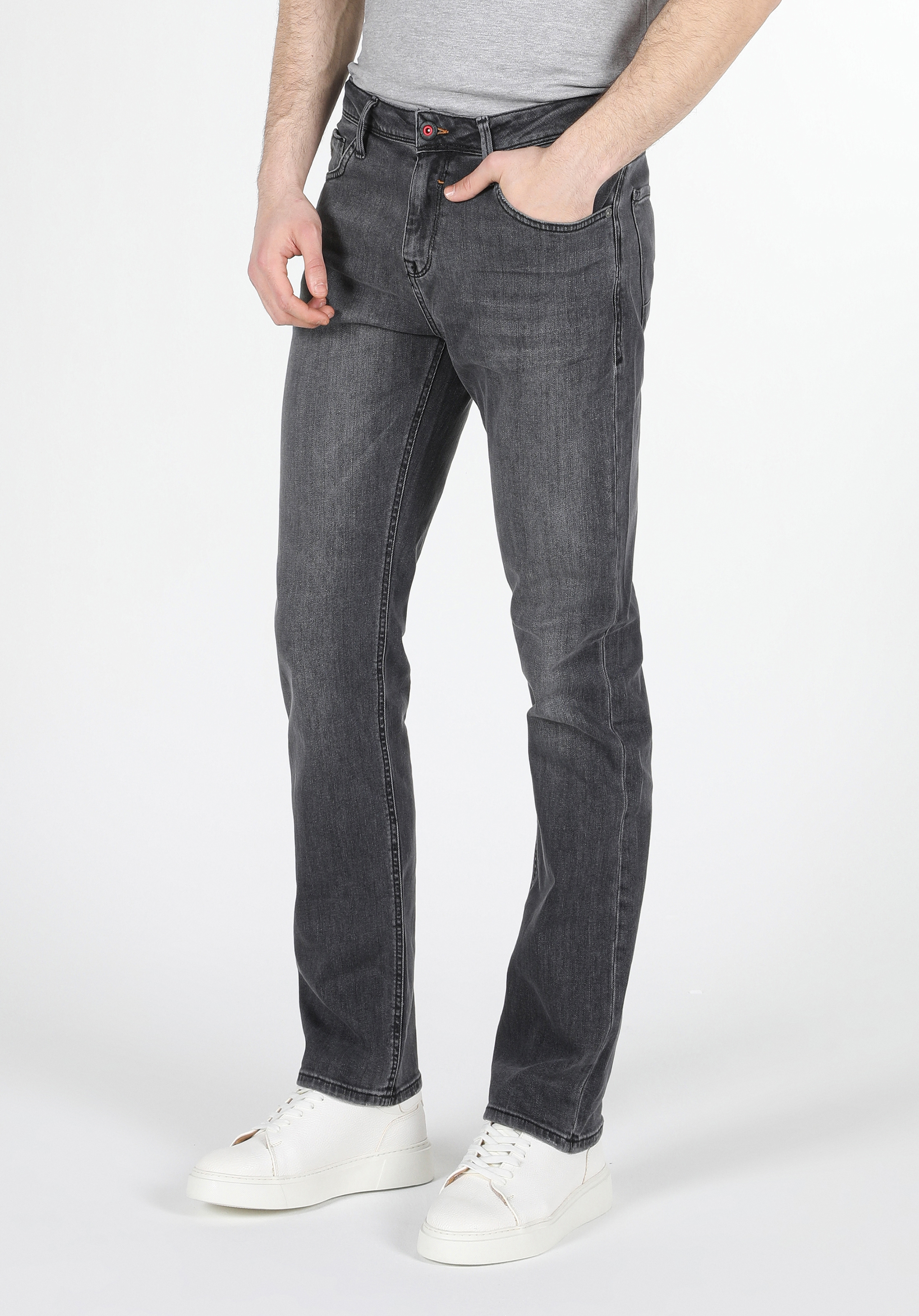 Afișați detalii pentru Pantaloni De Barbati Denim Regular Fit 045 DAVID CL1058237