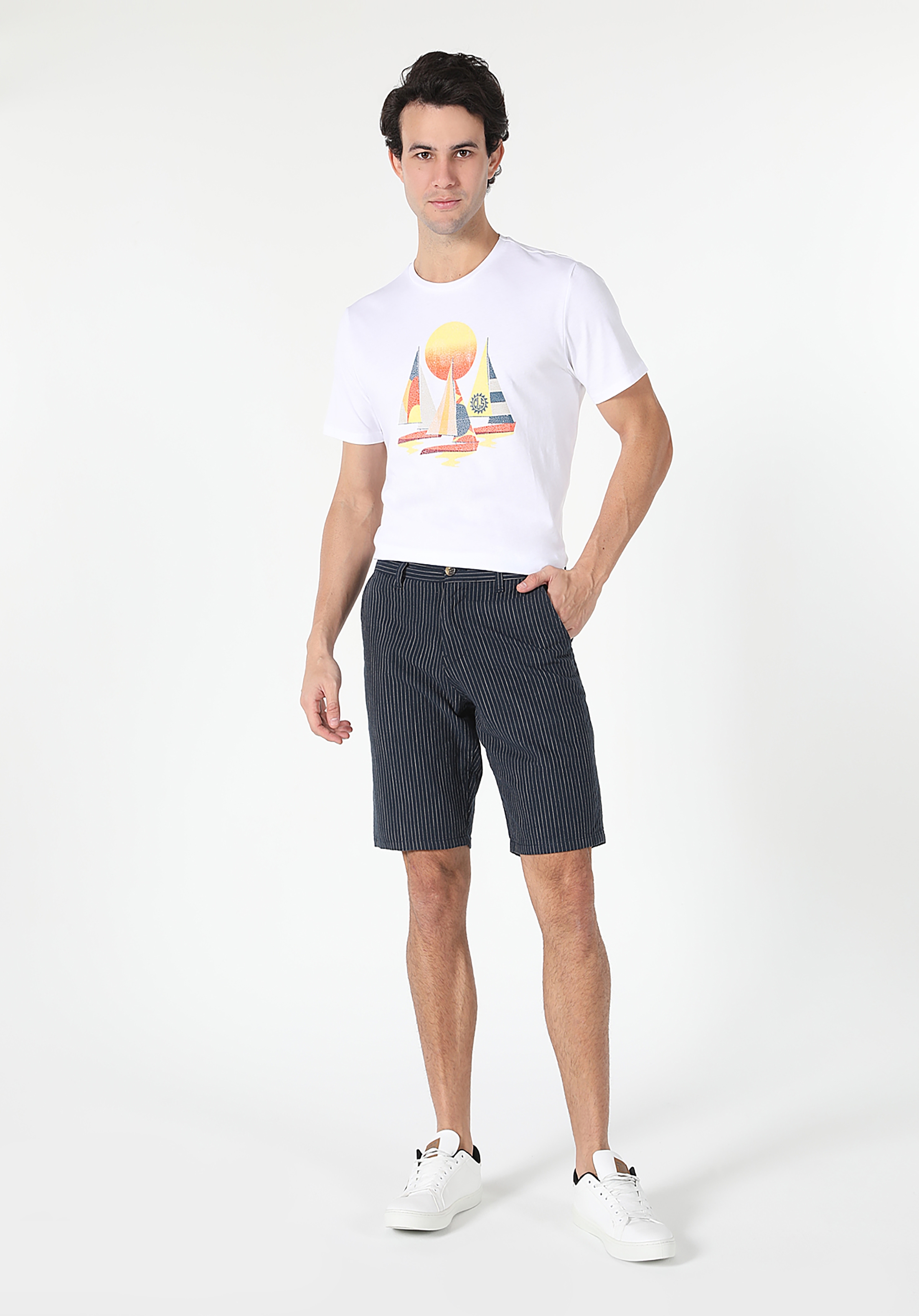 Afișați detalii pentru Short / Pantaloni Scurti De Barbati Albastru Marin Regular Fit  CL1054471