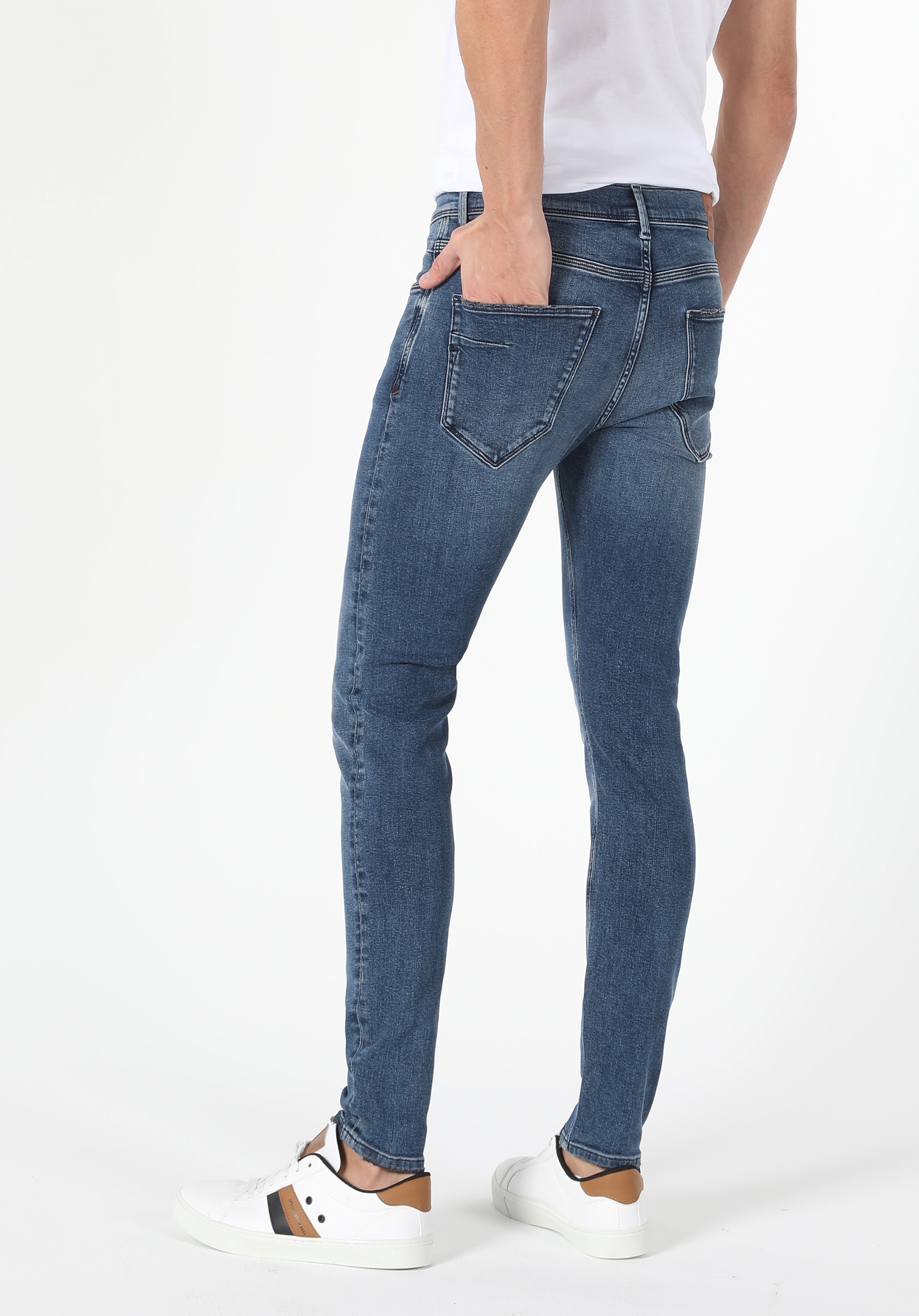 Afișați detalii pentru Pantaloni De Barbati Denim Skinny Fit 040 ALEX 