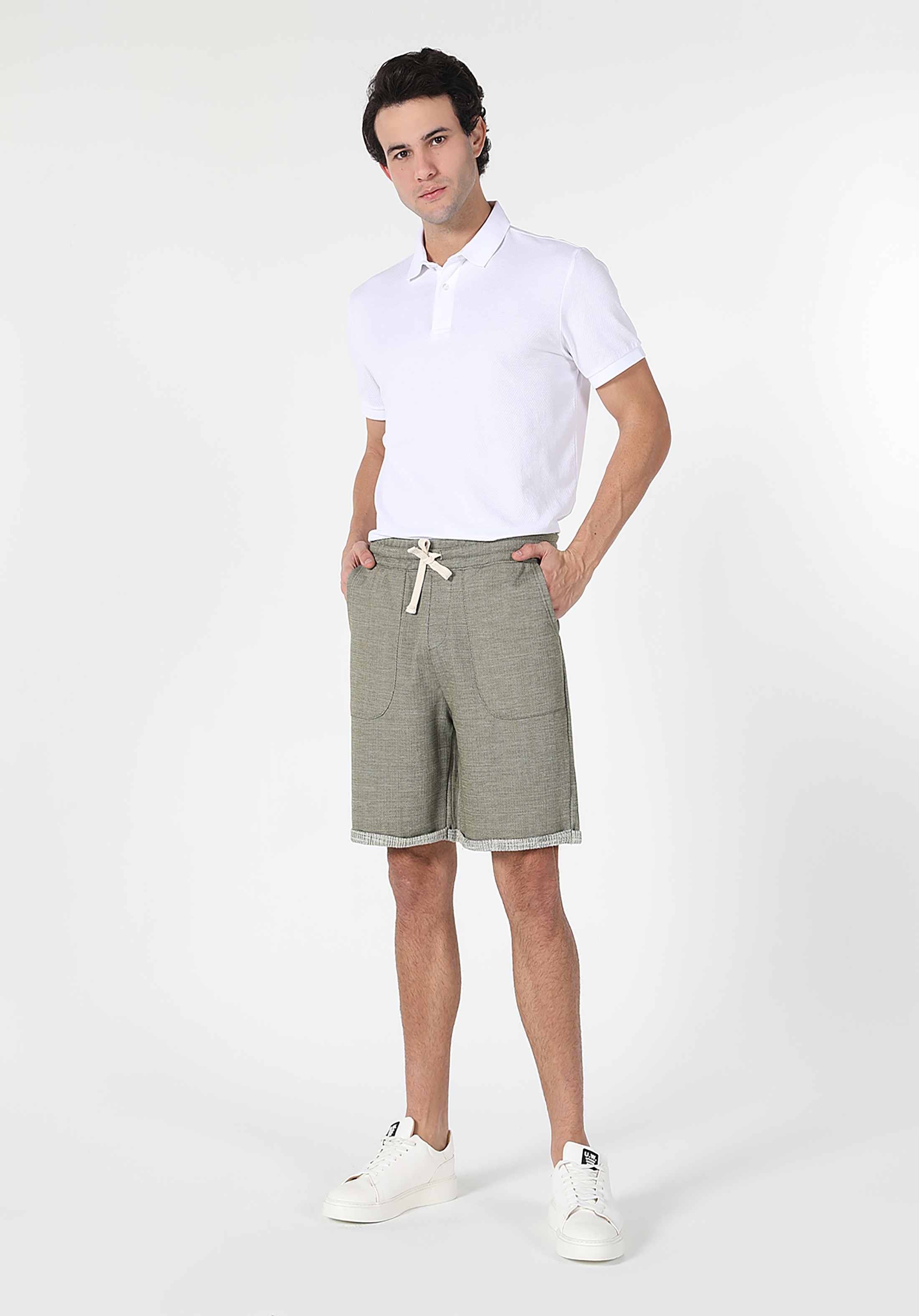 Afișați detalii pentru Short / Pantaloni Scurti De Barbati Verde Regular Fit  CL1059369