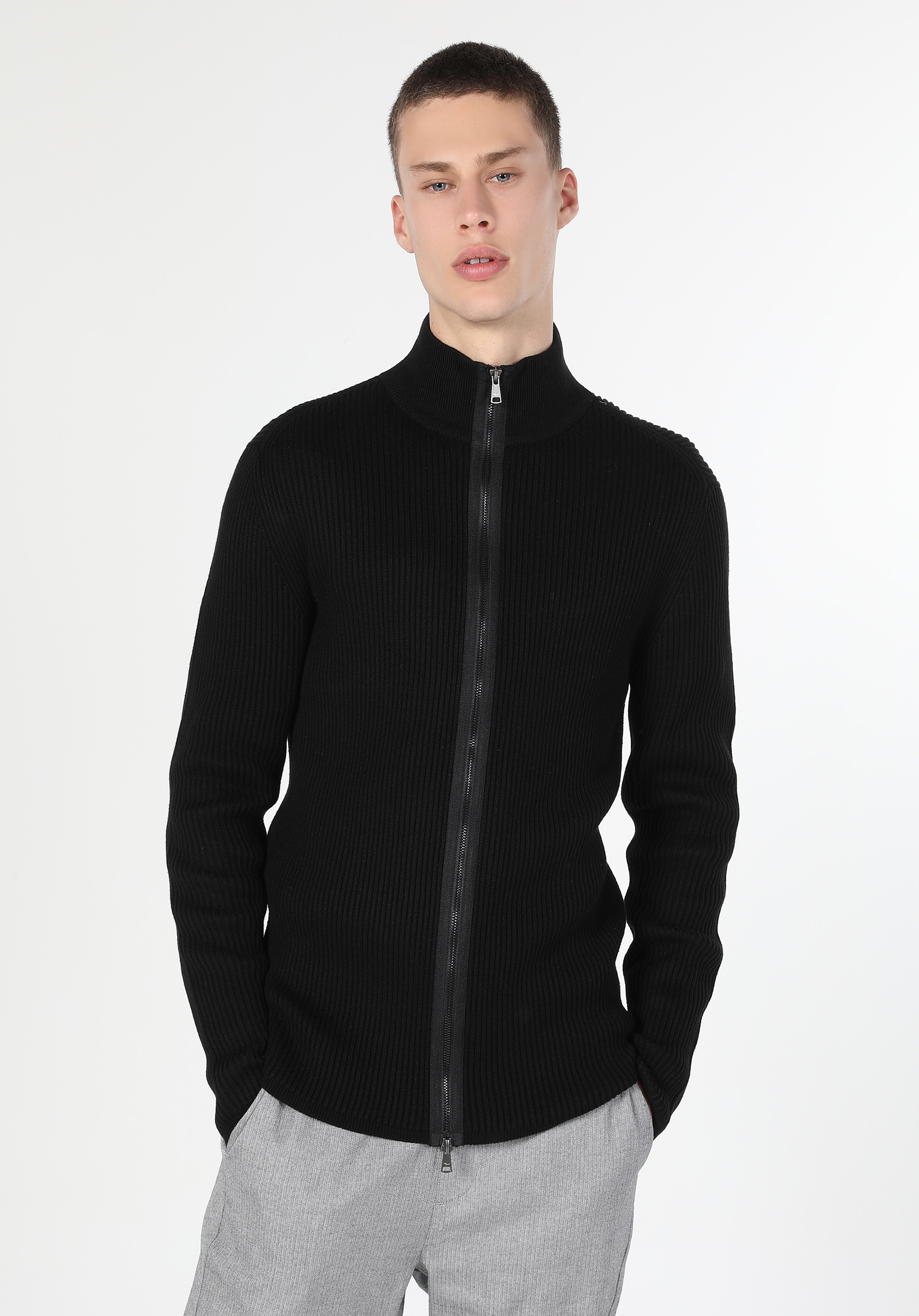 Afișați detalii pentru Cardigan De Barbati Negru Slim Fit 