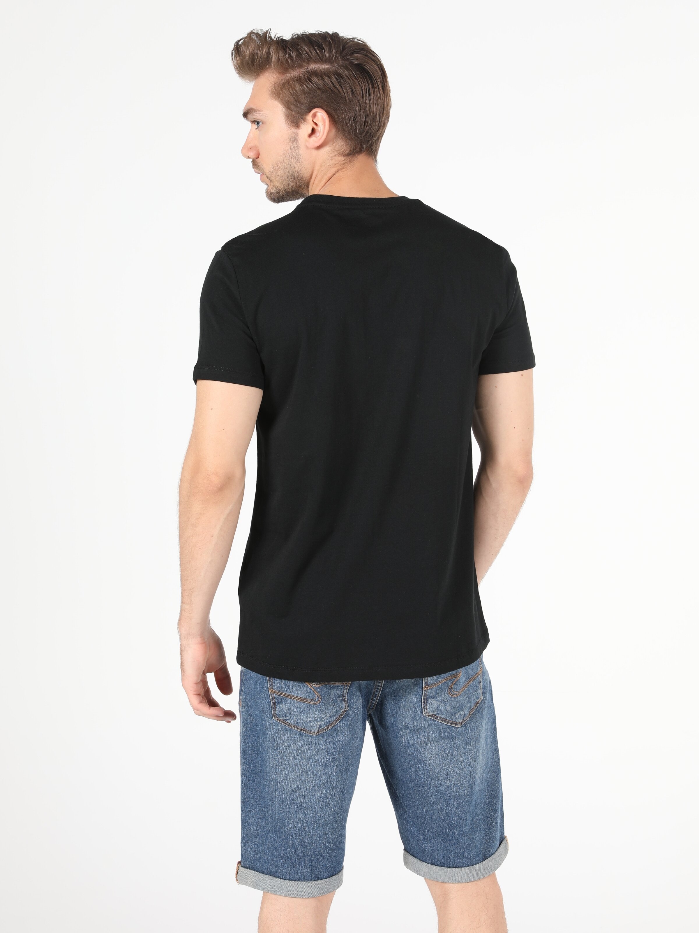 Afișați detalii pentru Tricou Cu Maneca Scurta De Barbati Negru Regular Fit  CL1051191