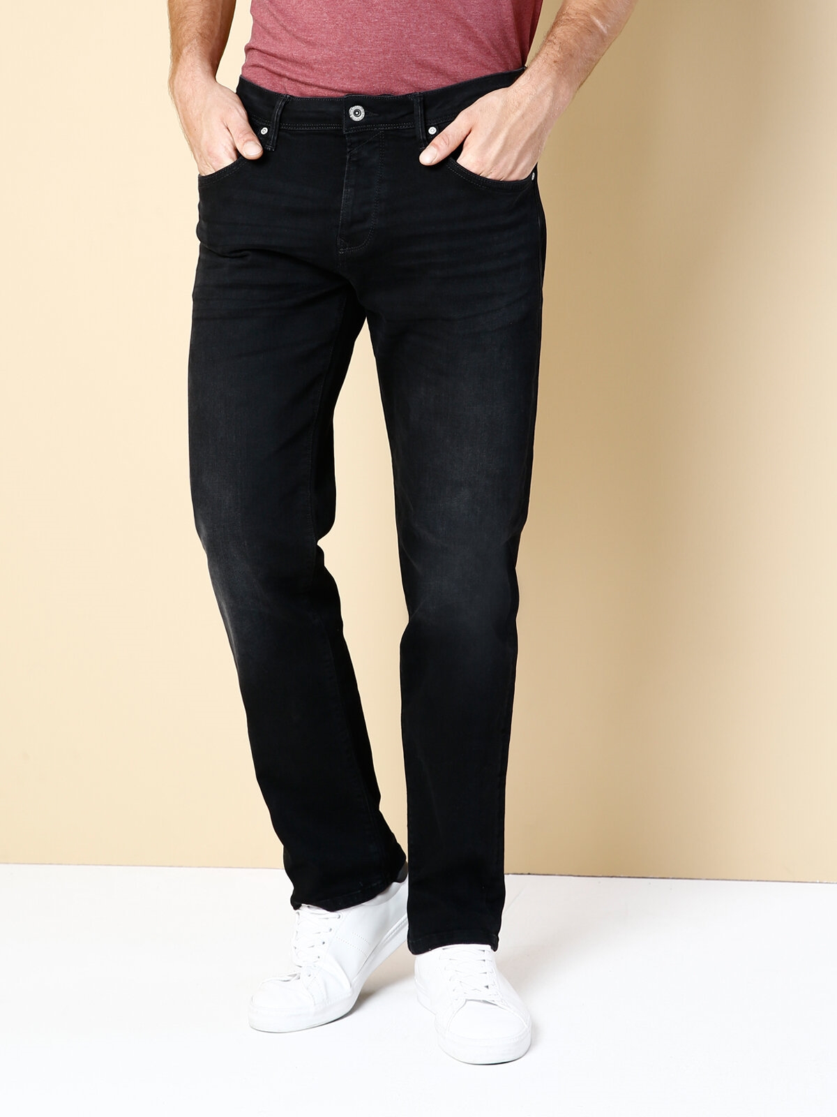 Afișați detalii pentru Negru Barbati Pantaloni Regular Fit-Medium Rise-Tapered Leg