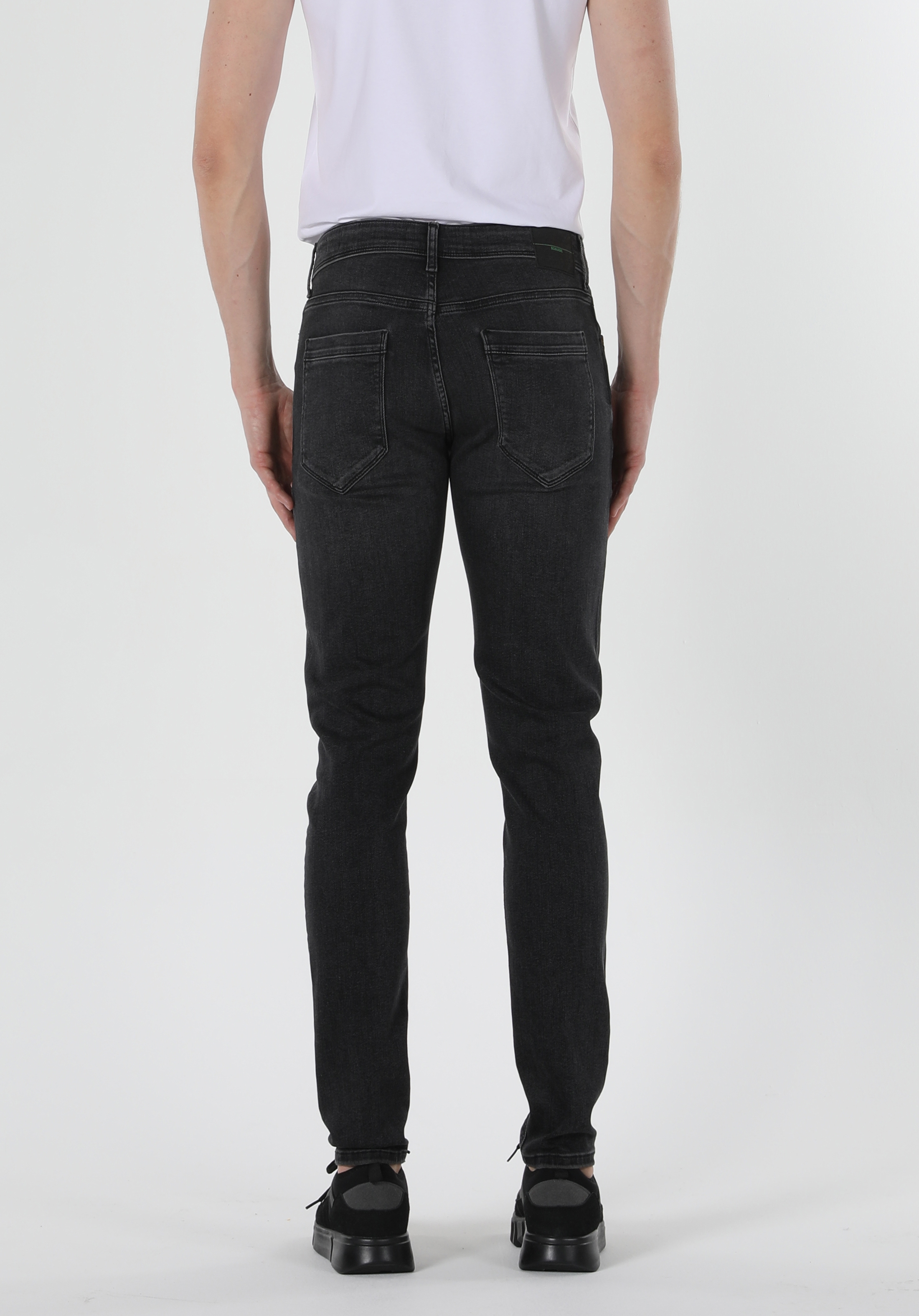 Afișați detalii pentru Pantaloni De Barbati Denim Slim Fit 041 Danny