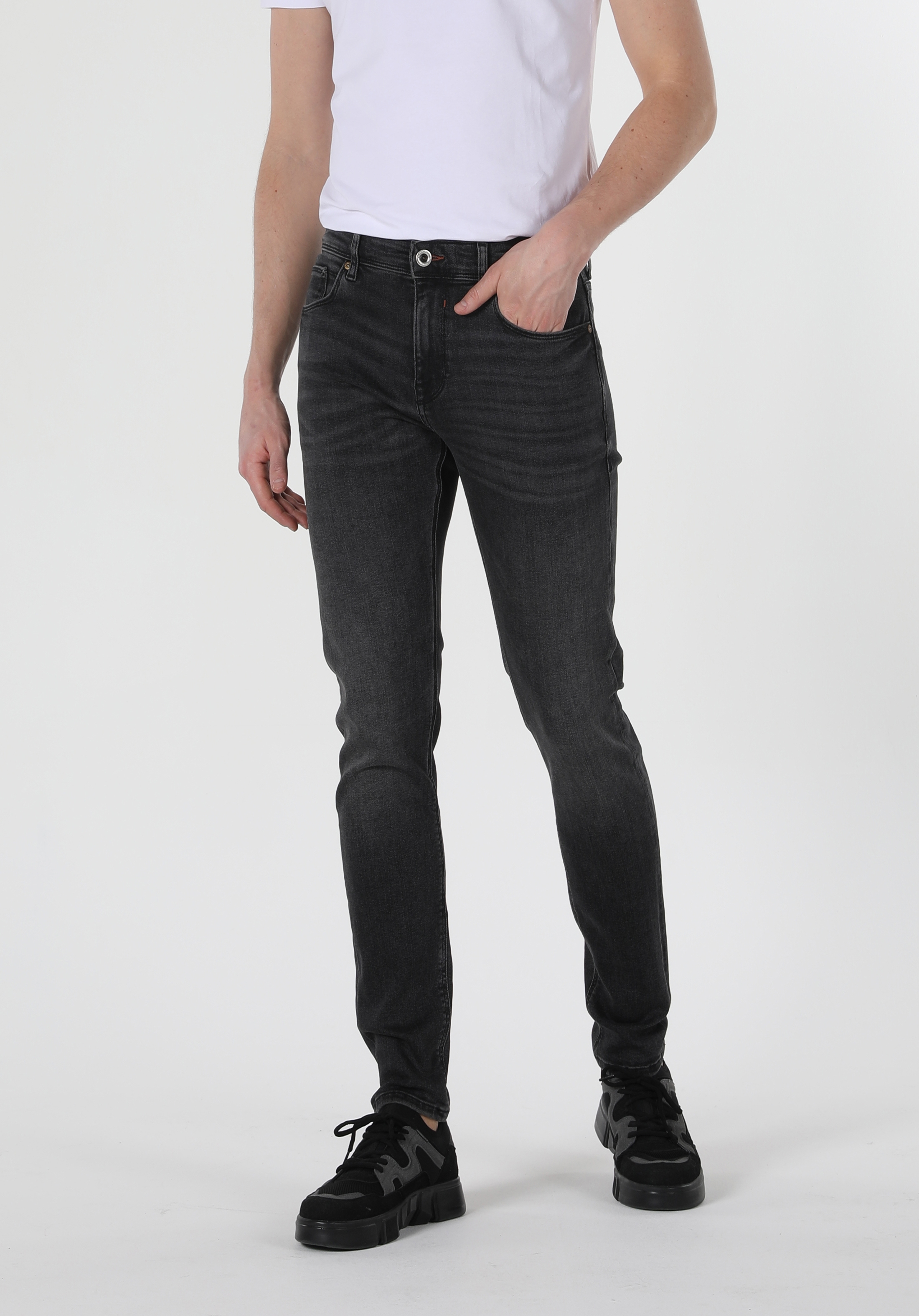 Afișați detalii pentru Pantaloni De Barbati Denim Slim Fit 041 Danny