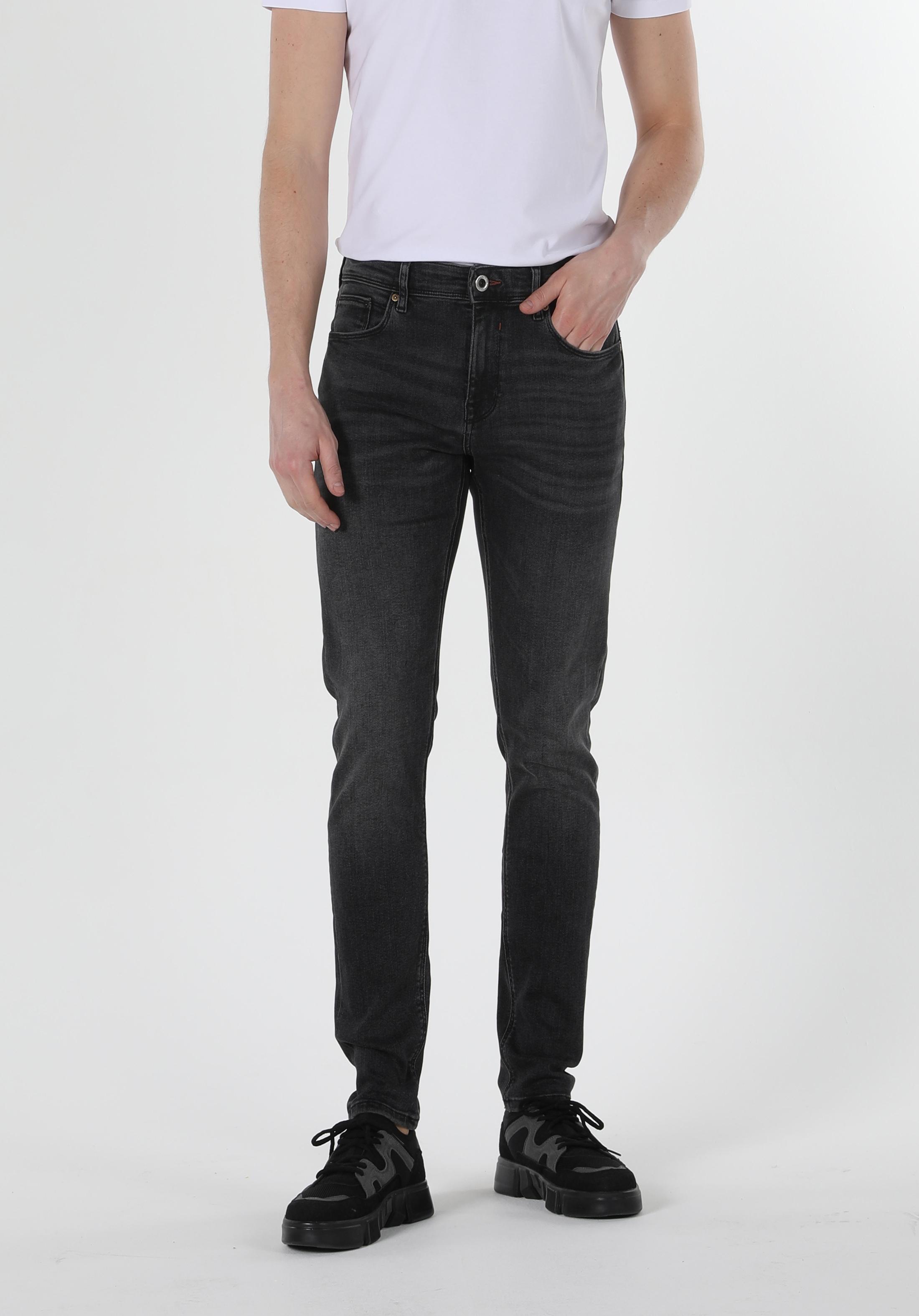 Afișați detalii pentru Pantaloni De Barbati Denim Slim Fit 041 Danny