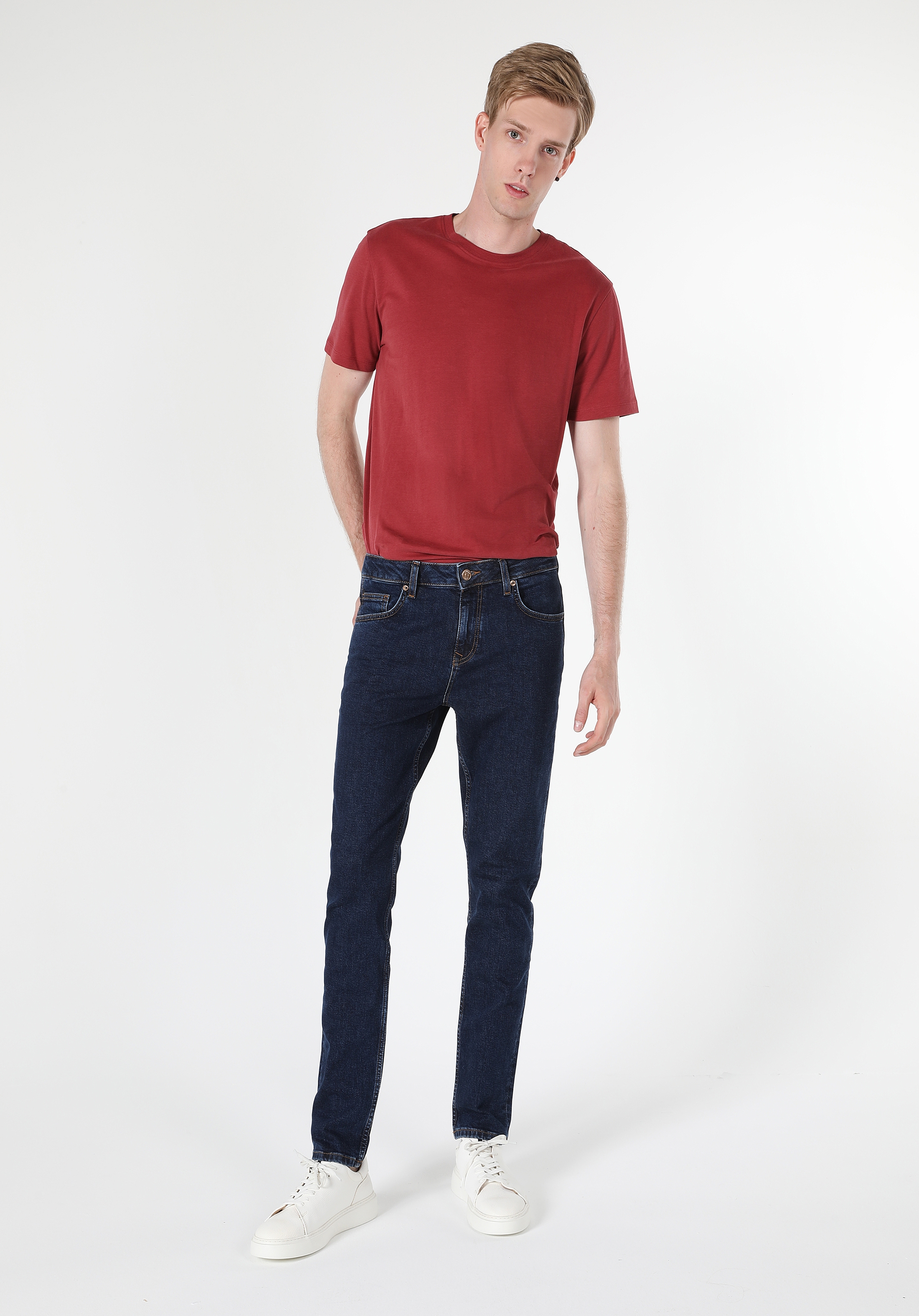 Afișați detalii pentru Pantaloni De Barbati Denim Straight Fit 044 Karl