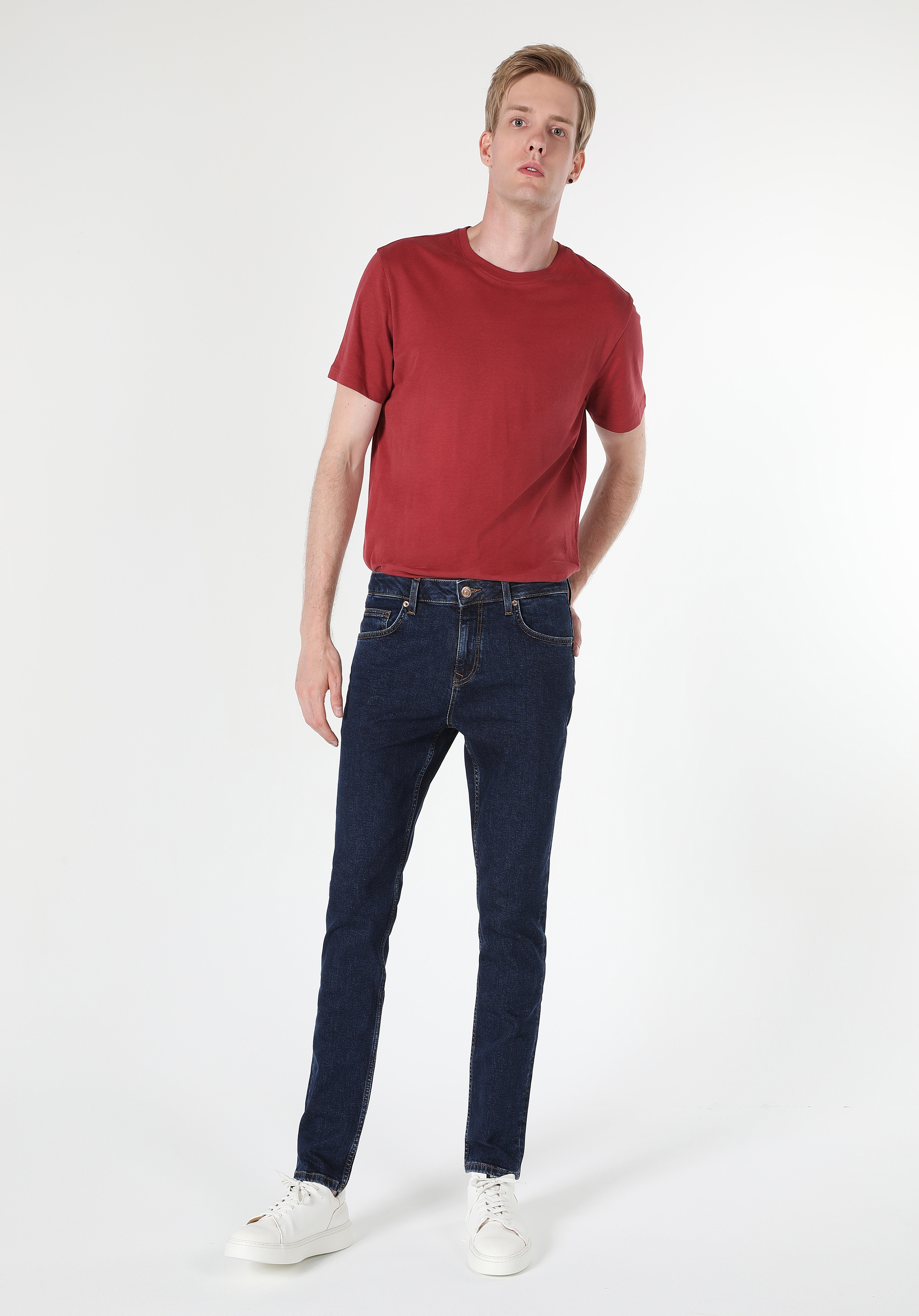 Afișați detalii pentru Pantaloni De Barbati Denim Straight Fit 044 Karl