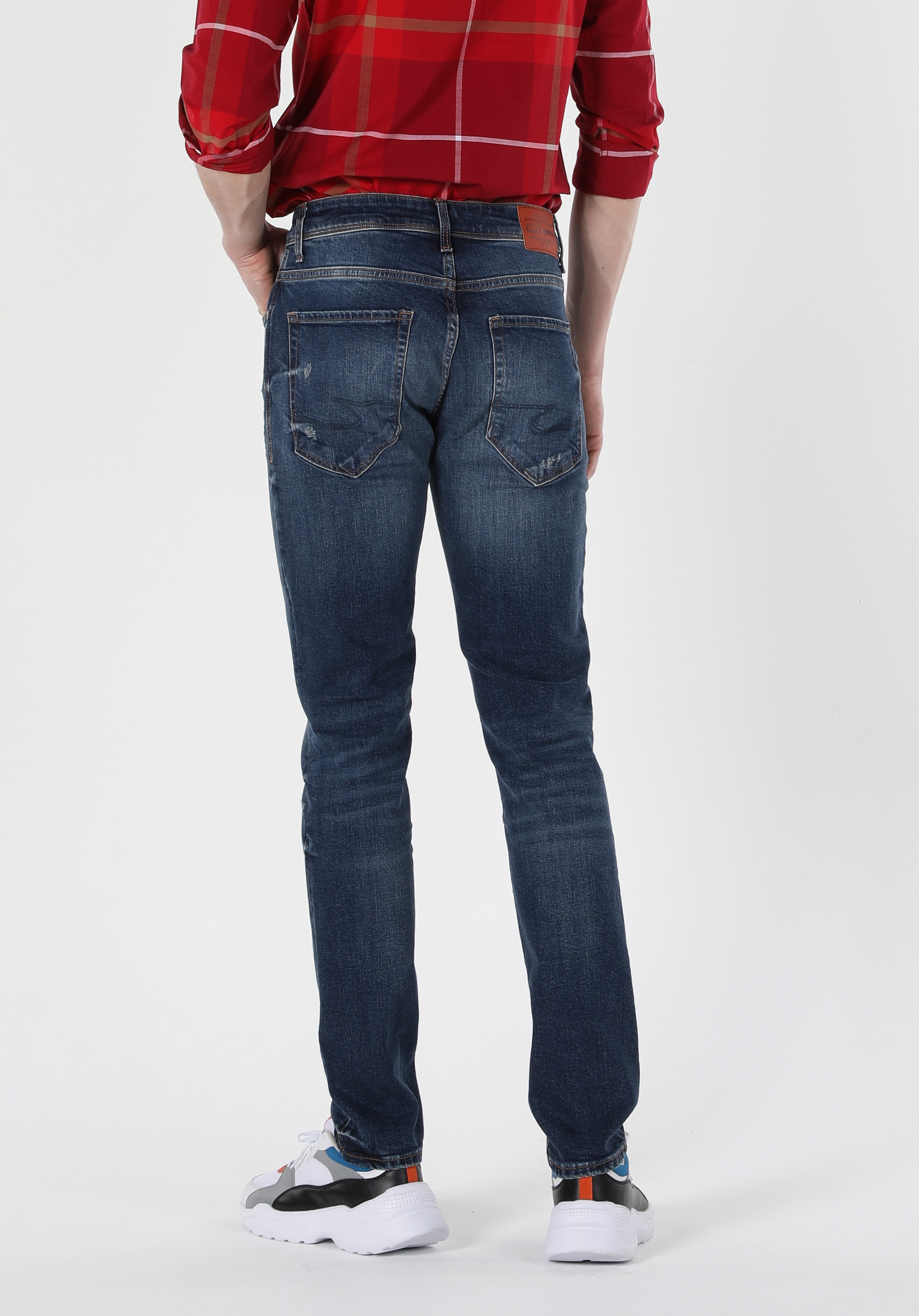 Afișați detalii pentru Pantaloni De Barbati Denim Straight Fit 044 Karl