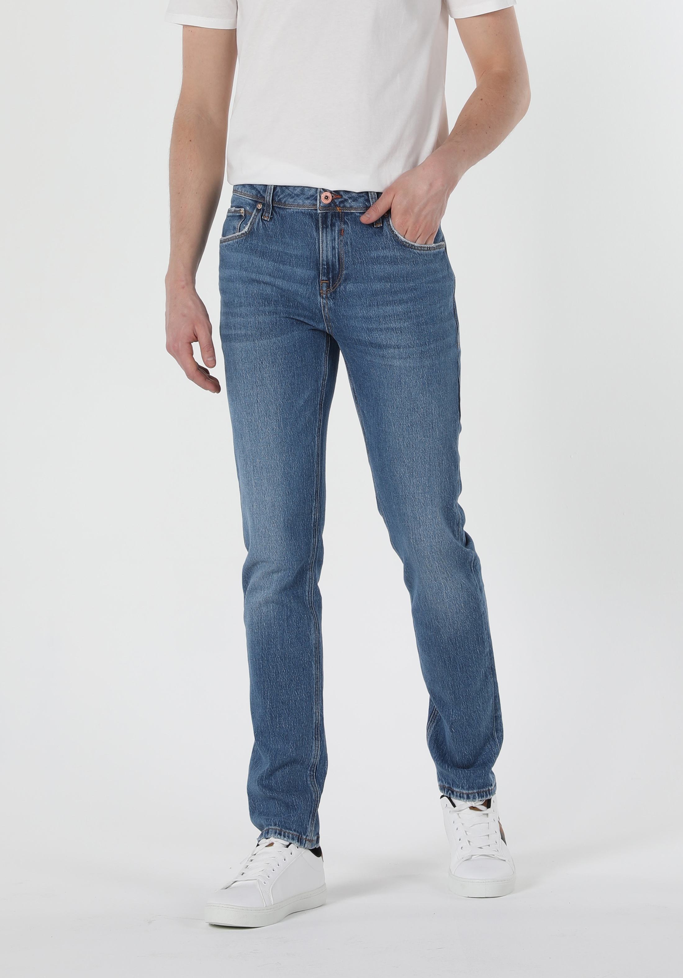 Afișați detalii pentru Pantaloni De Barbati Denim Straight Fit 044 Karl