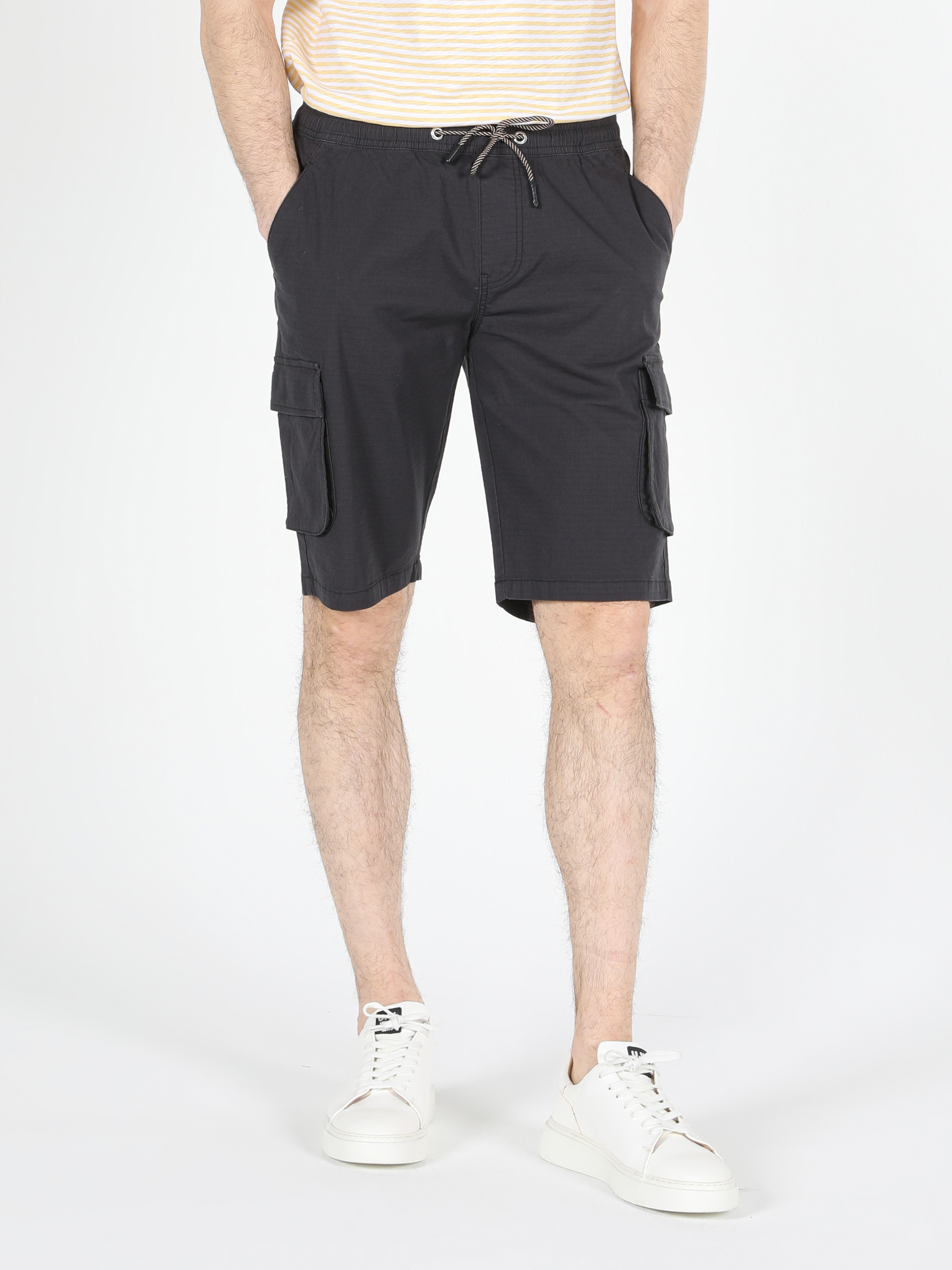 Afișați detalii pentru Short / Pantaloni Scurti De Barbati Antracit Regular Fit  CL1057985