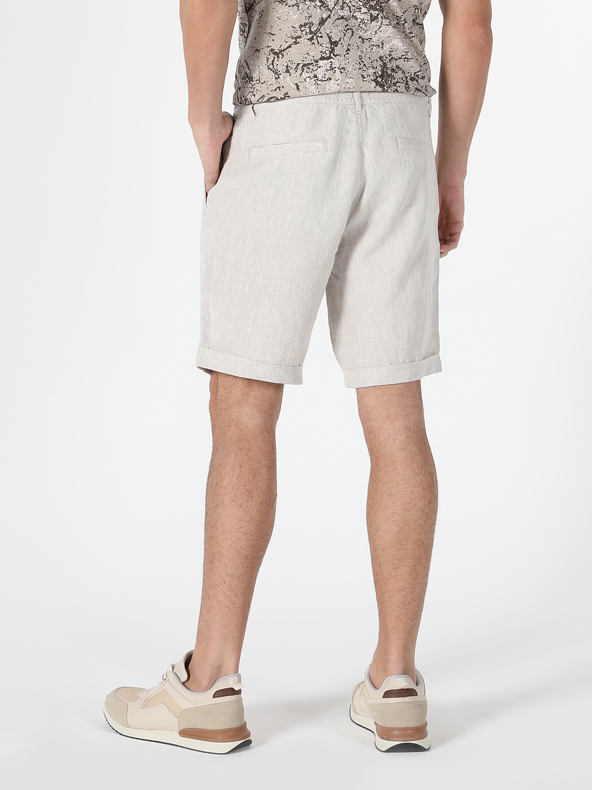 Afișați detalii pentru Short / Pantaloni Scurti De Barbati Alb Regular Fit  CL1059318