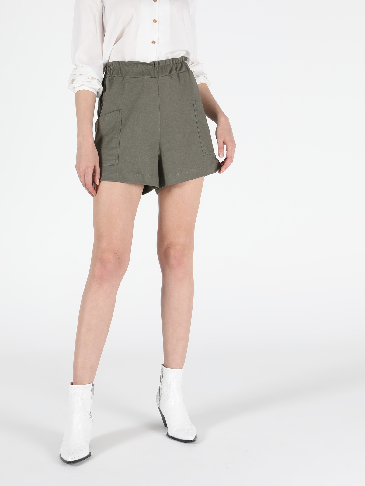 Afișați detalii pentru Kaki Femei Short / Pantaloni Scurti Regular Fit