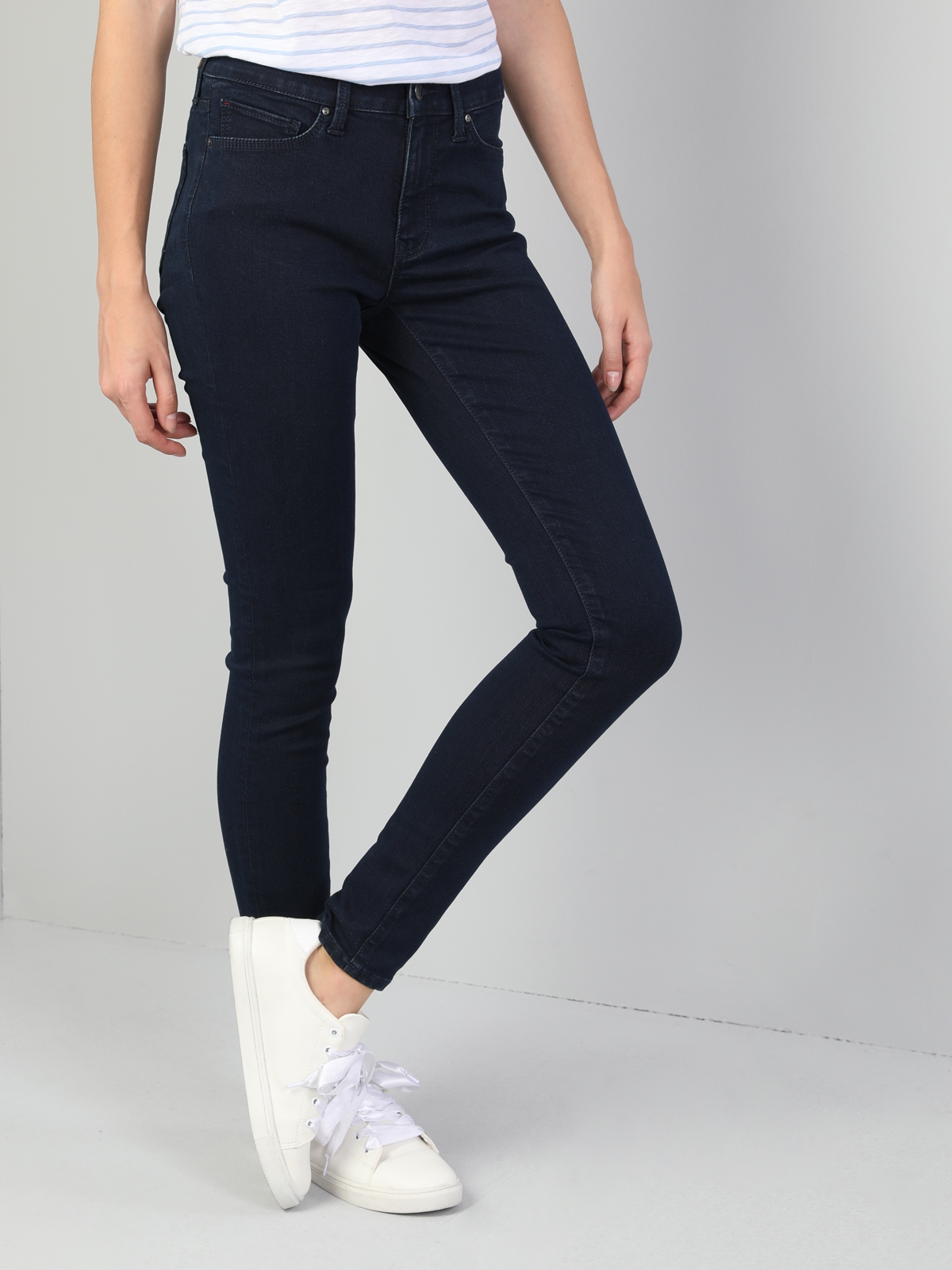 Afișați detalii pentru Pantaloni De Dama Albastru Marin Super Slim Fit 759 LARA
