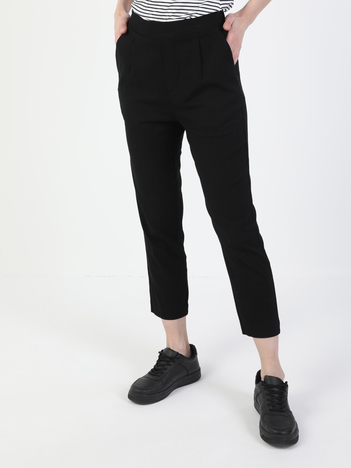 Afișați detalii pentru Pantaloni De Dama Negru Regular Fit 